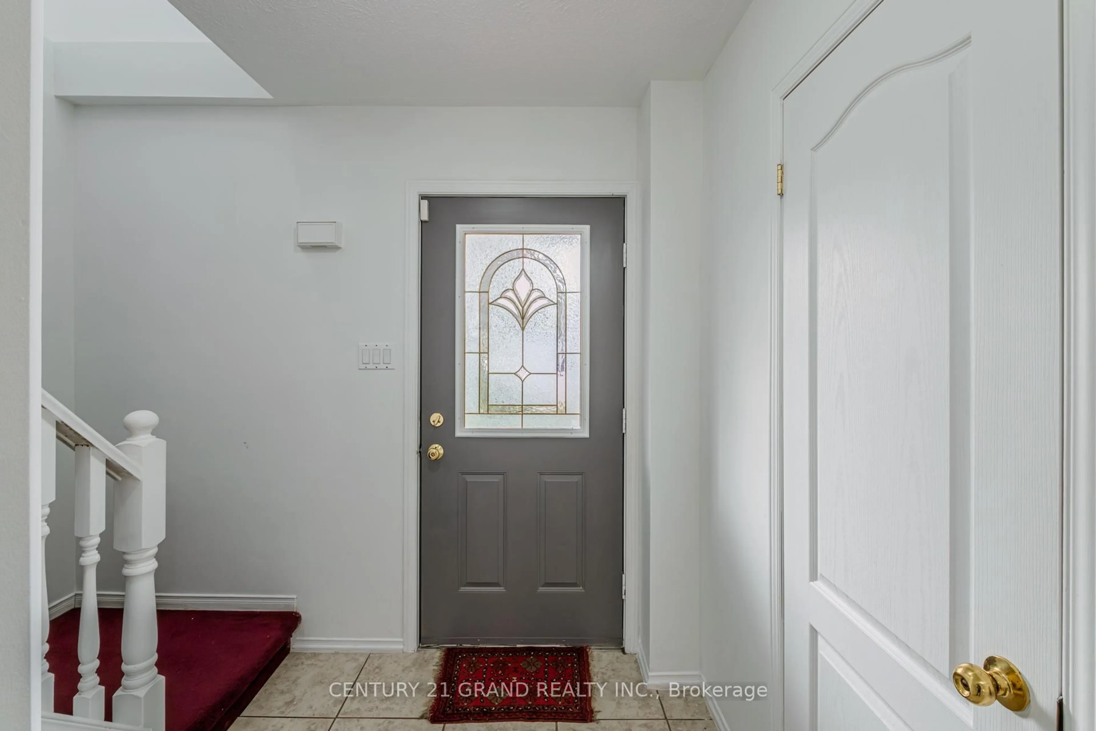 Indoor entryway for 25 Anastasia Cres, Brantford Ontario N3P 2A9