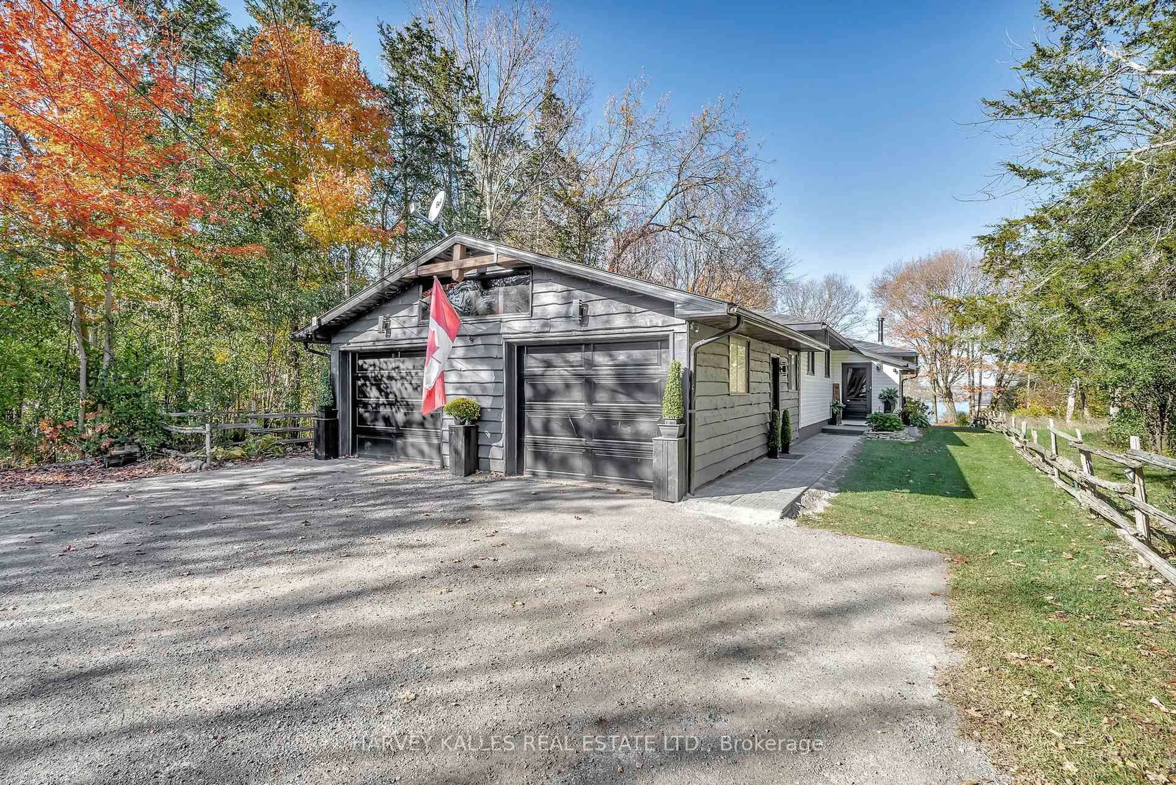 Indoor garage for 12130 Loyalist Pkwy, Prince Edward County Ontario K0K 2T0