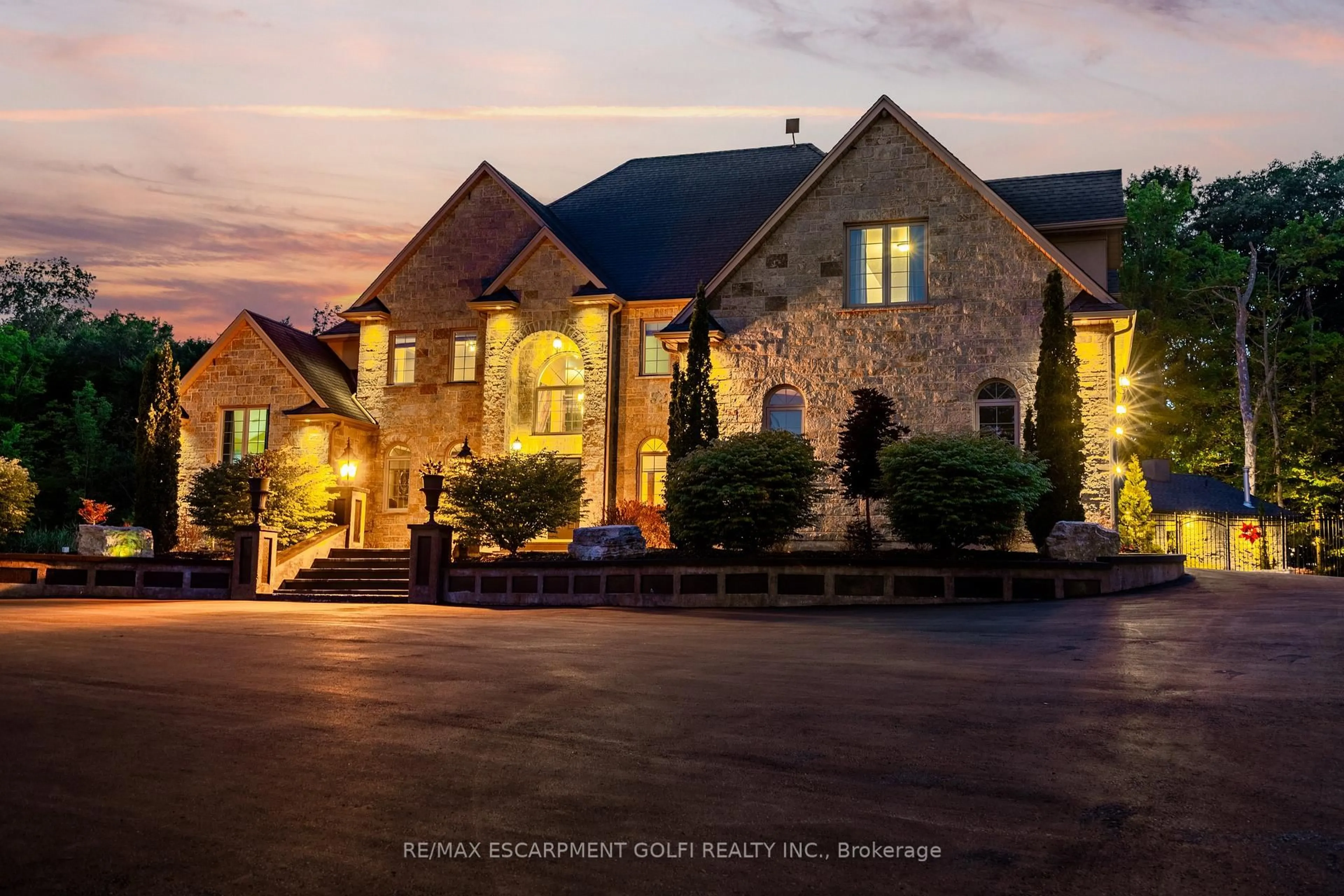 Unknown for 2600 Maple St, Pelham Ontario L0S 1C0