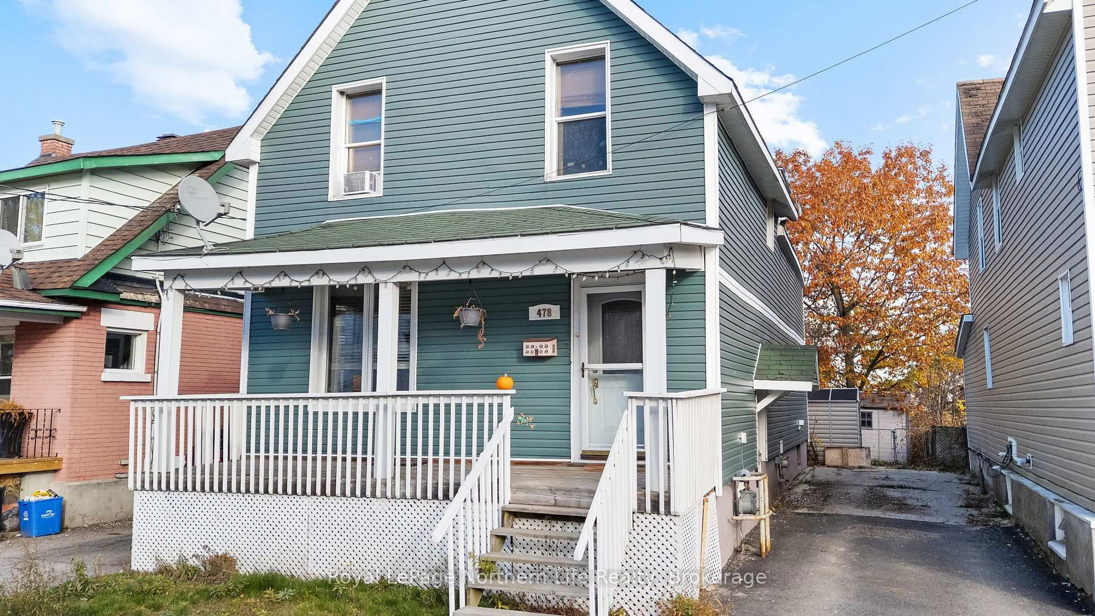 Home with vinyl exterior material, street for 478 First Ave, North Bay Ontario P1B 3C4