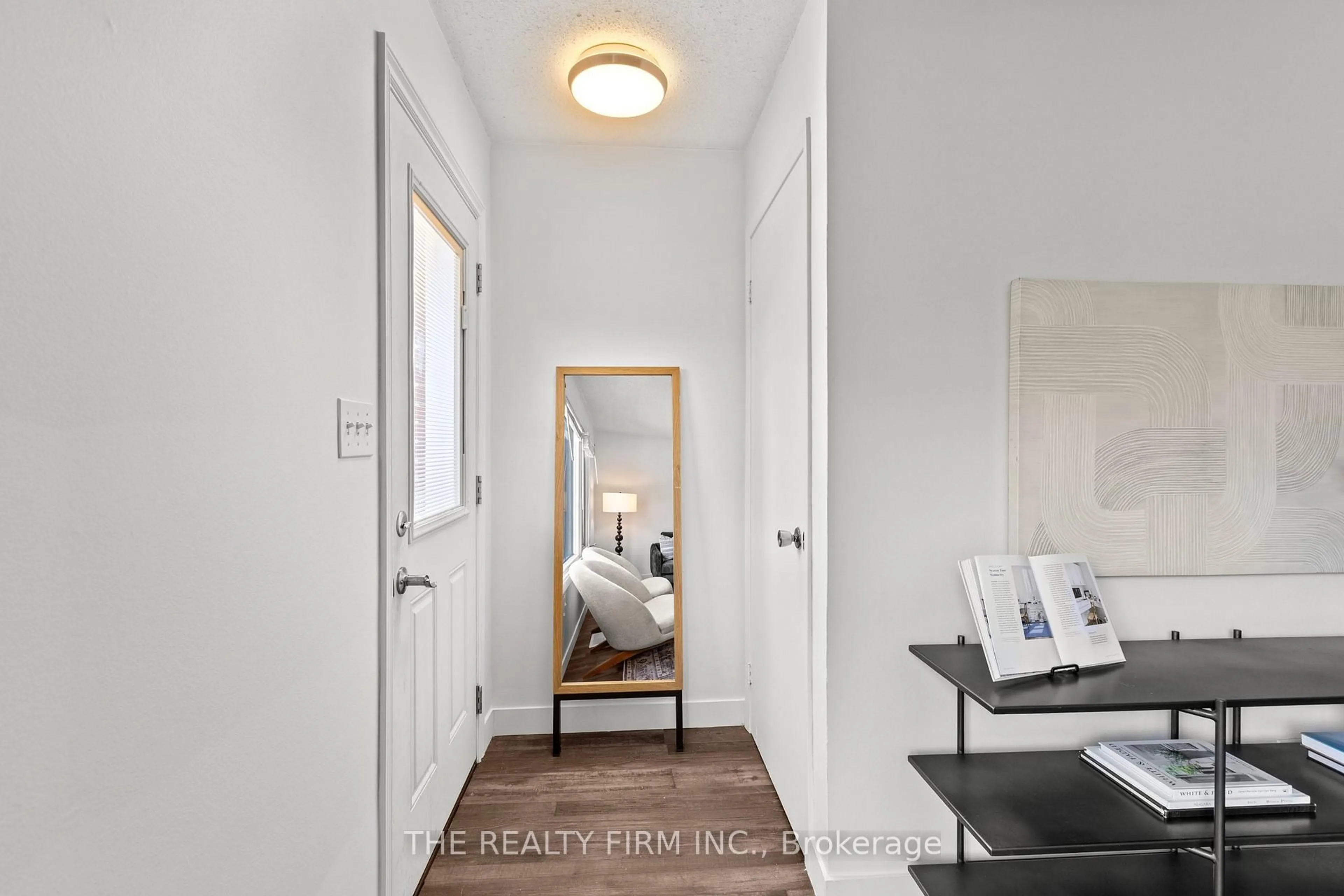 Indoor entryway for 59 Joyce St, St. Thomas Ontario N5P 3M3