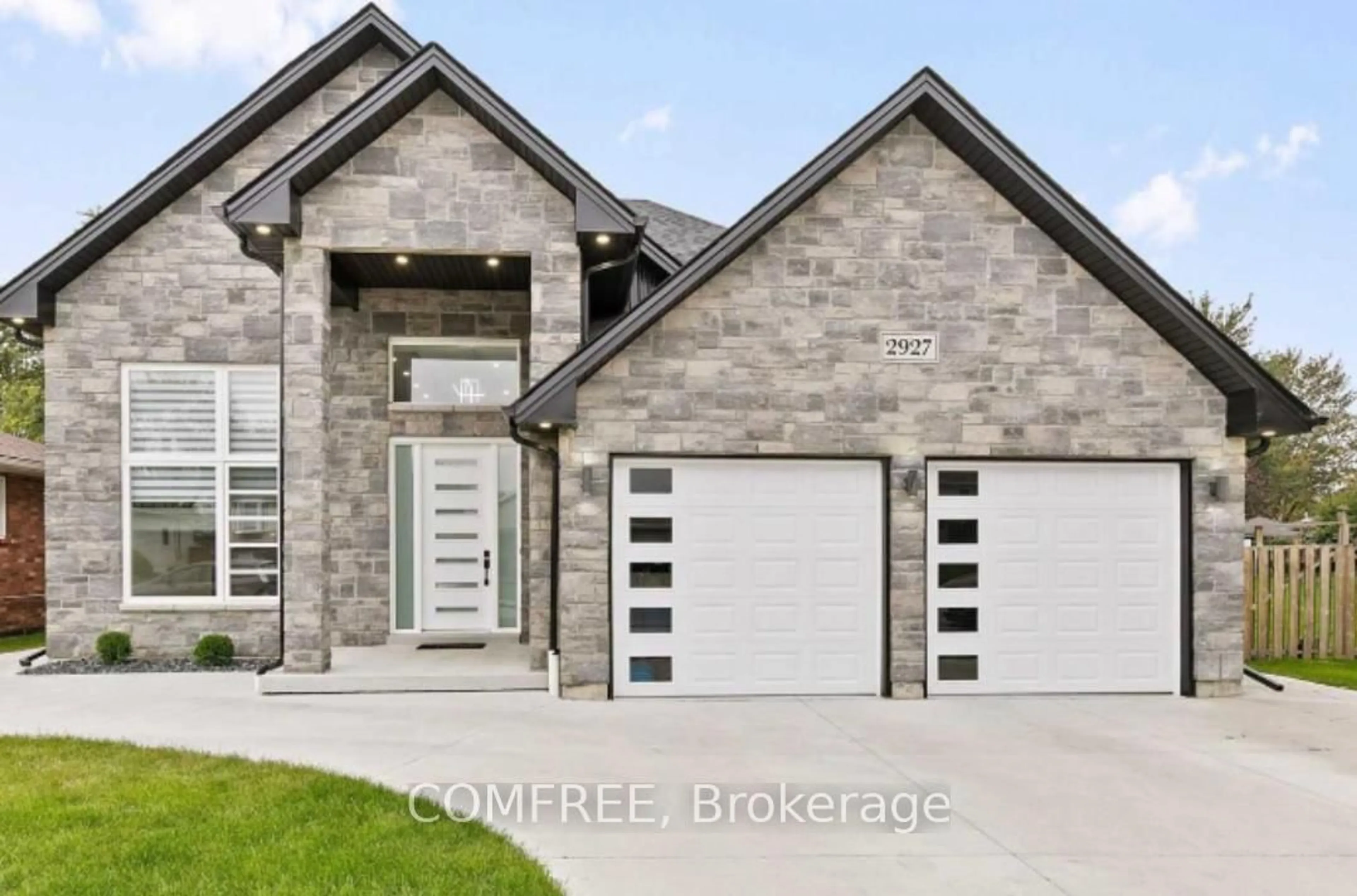 Home with brick exterior material, street for 2927 Clemenceau Blvd, Windsor Ontario N8T 2R2