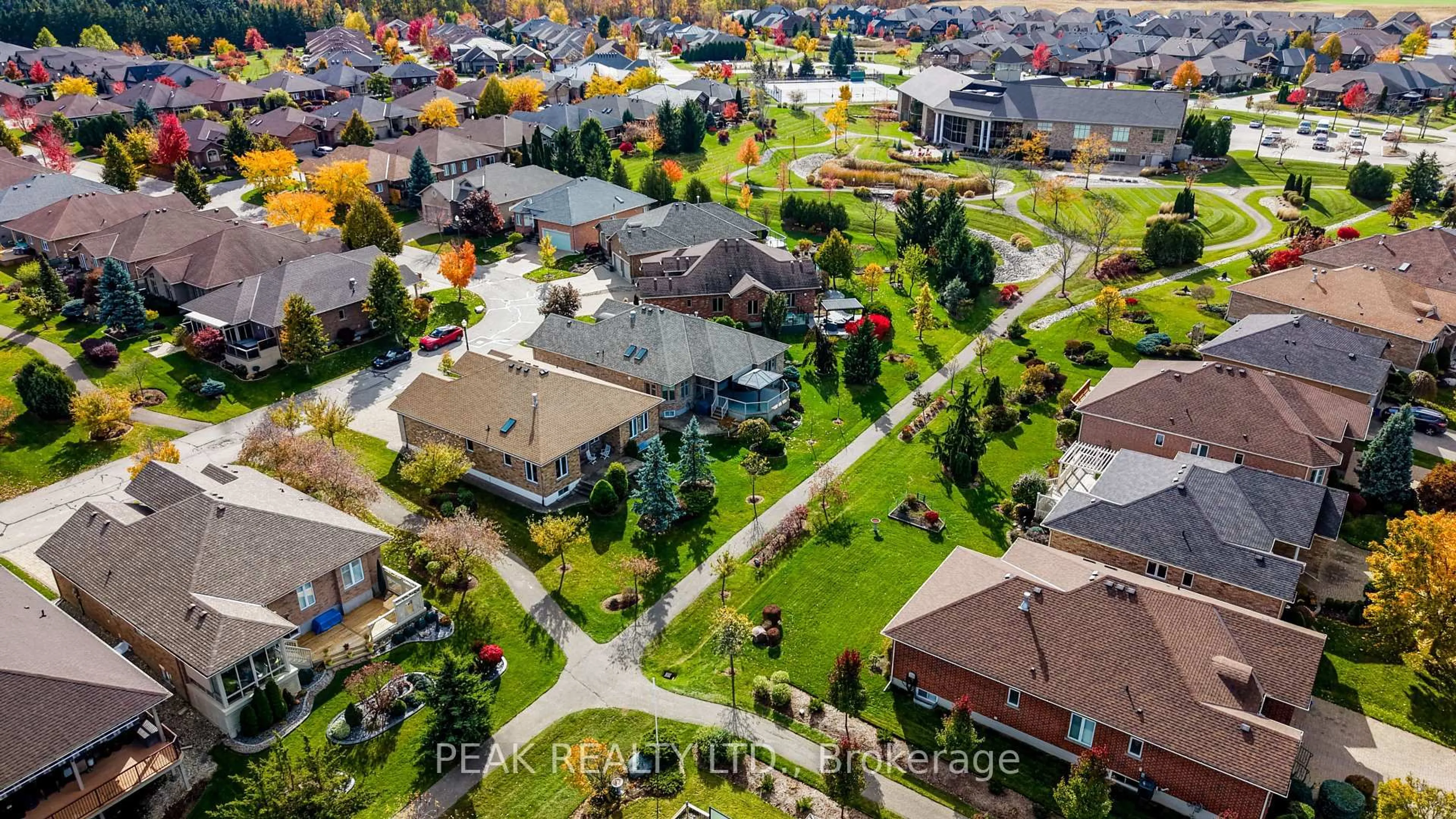 A pic from outside/outdoor area/front of a property/back of a property/a pic from drone, unknown for 62 Thimbleberry Cross, Wilmot Ontario N3A 4P5