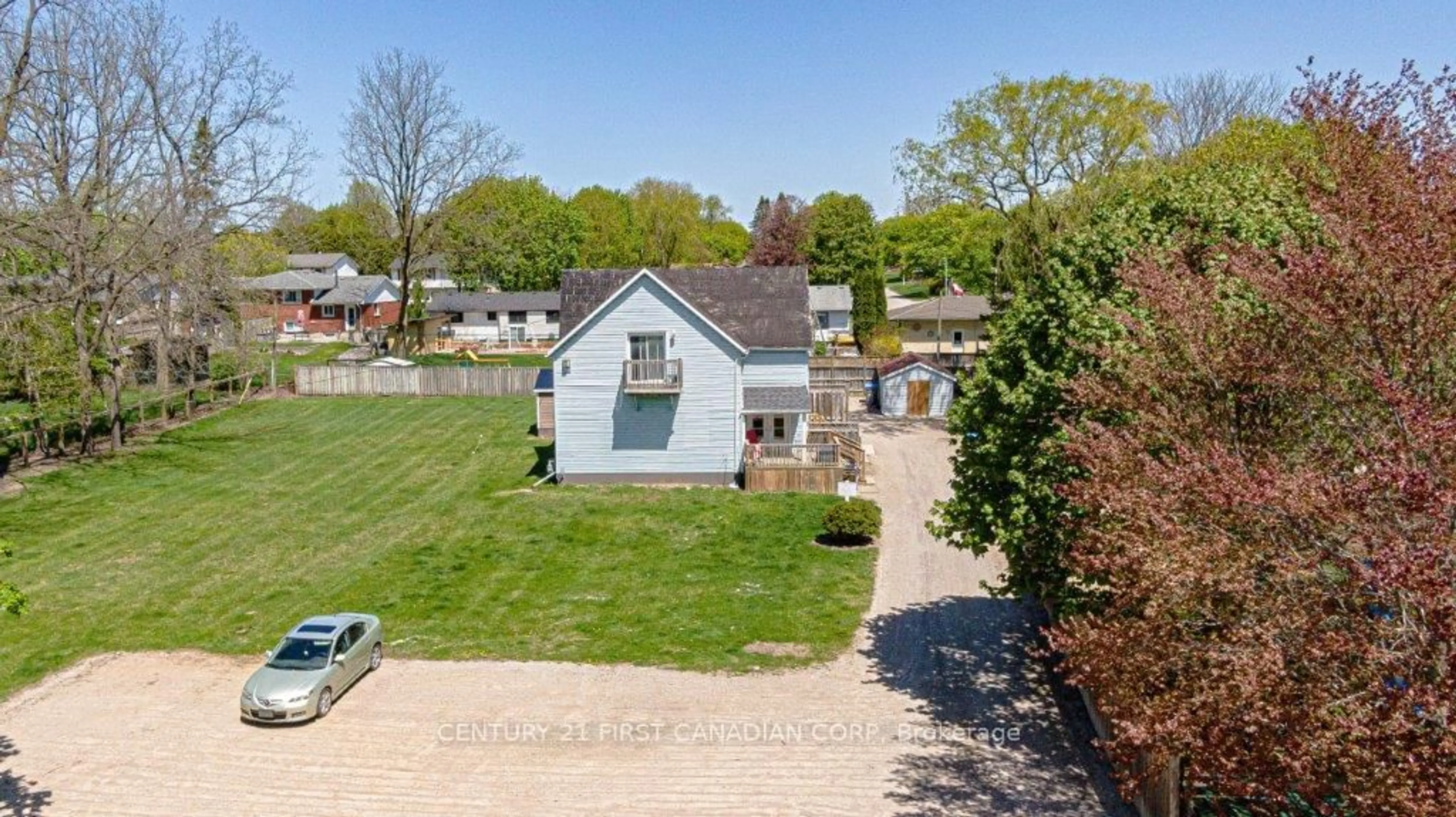 A pic from outside/outdoor area/front of a property/back of a property/a pic from drone, street for 431 Albert St, Strathroy-Caradoc Ontario N7G 1W8