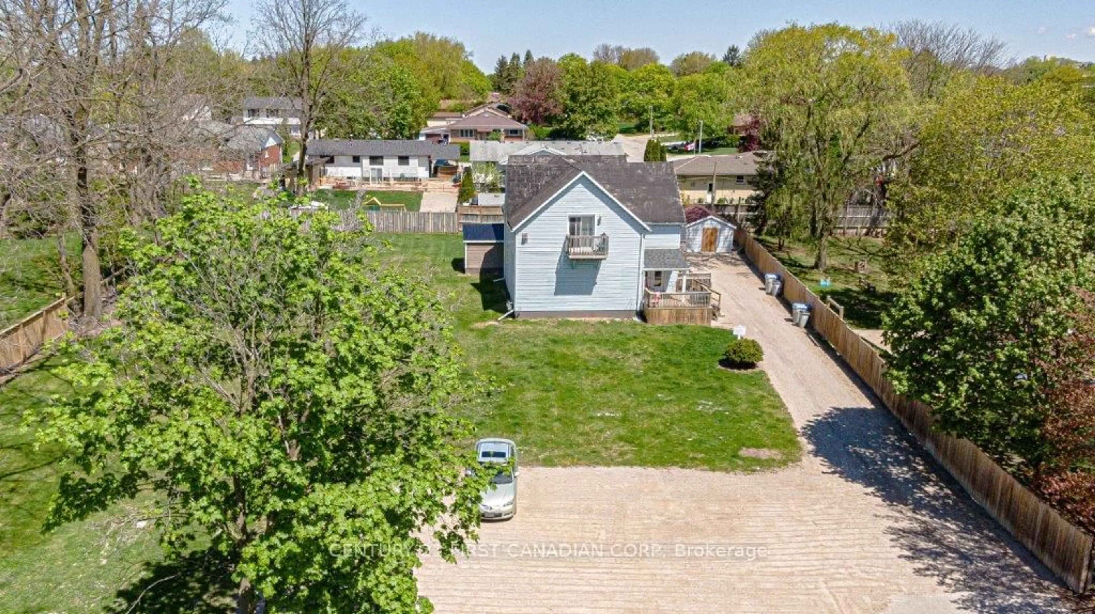A pic from outside/outdoor area/front of a property/back of a property/a pic from drone, street for 431 Albert St, Strathroy-Caradoc Ontario N7G 1W8