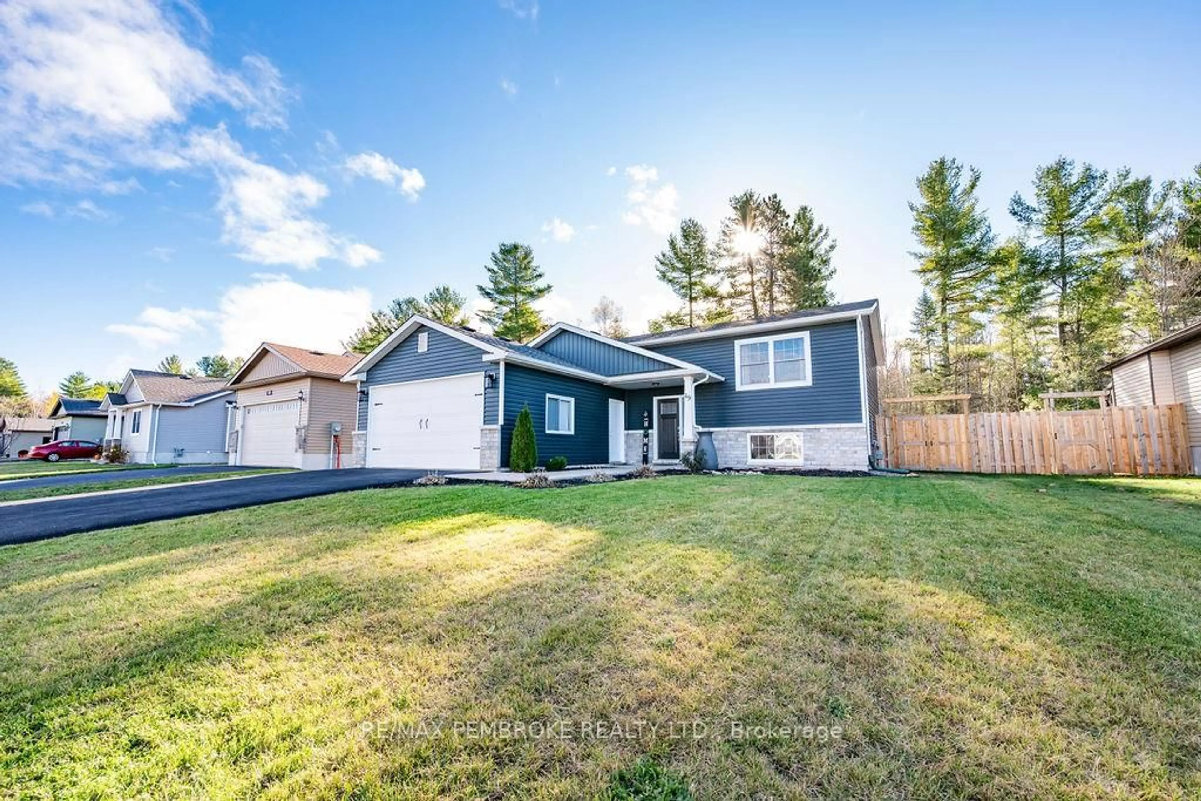 Home with vinyl exterior material, street for 49 Dustin Dr, Petawawa Ontario K8H 0G3