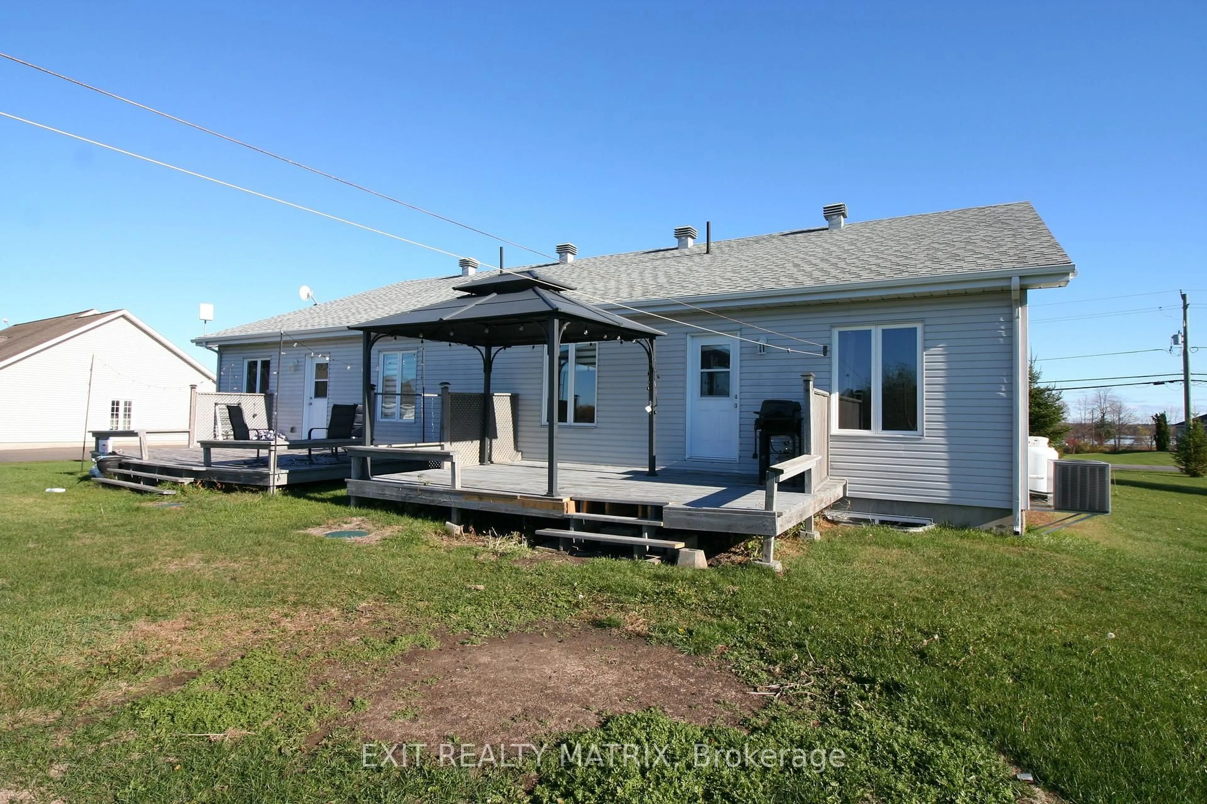 Unknown for 3532-3534 Front Rd, East Hawkesbury Ontario K6A 2R2