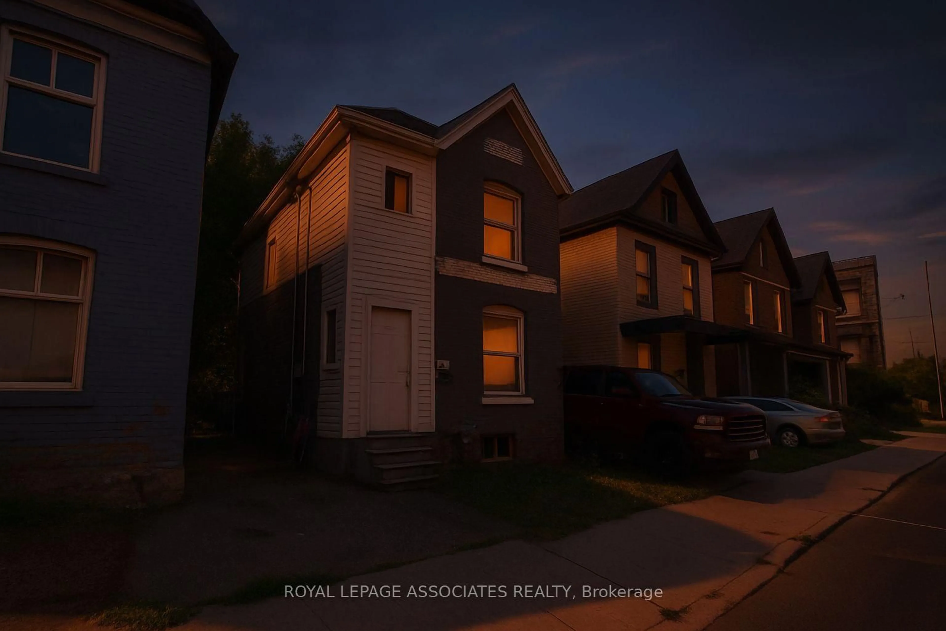 Blurry image for 455 Main St, Hamilton Ontario L8P 1K5