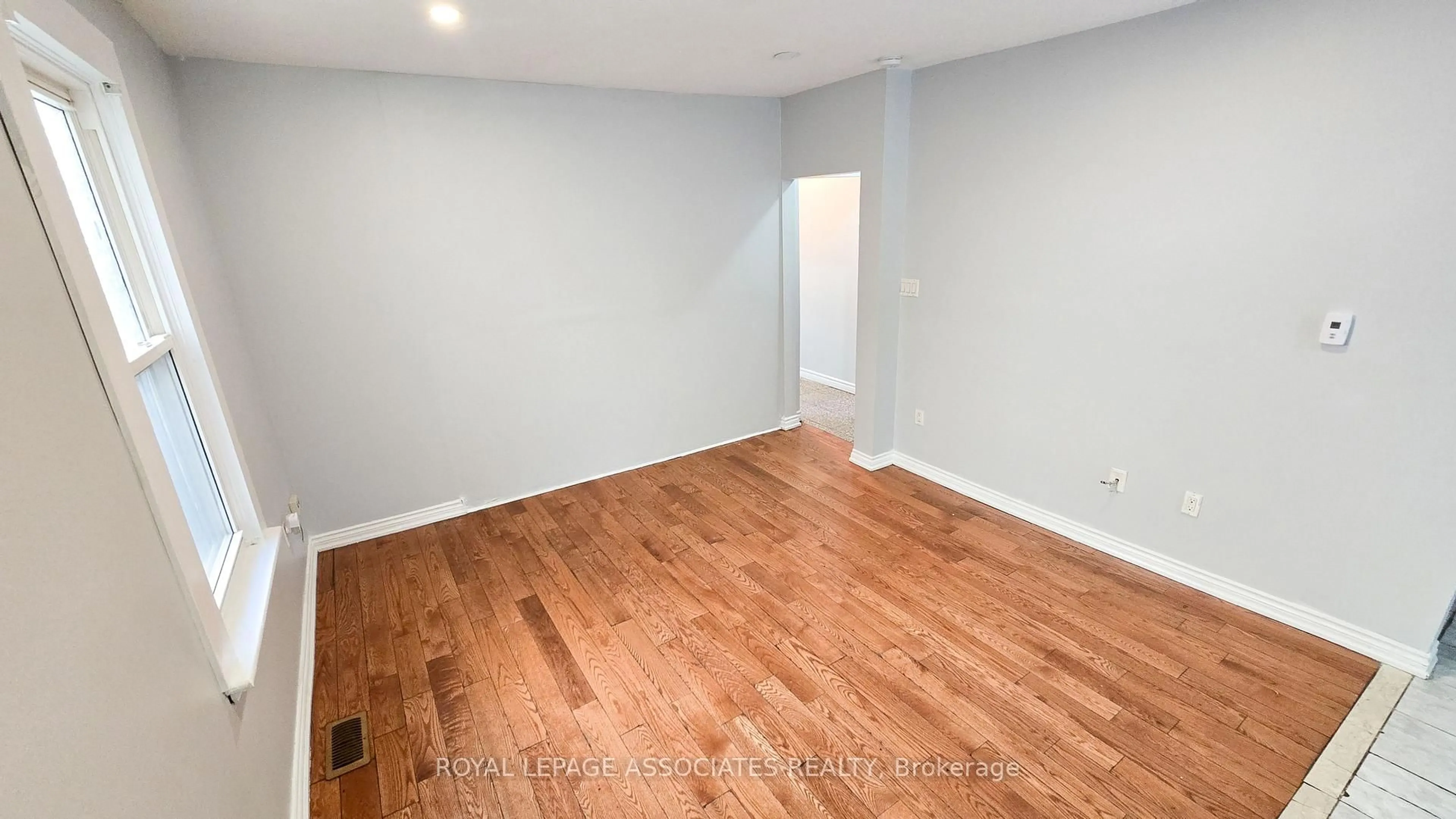 A pic of a room for 455 Main St, Hamilton Ontario L8P 1K5