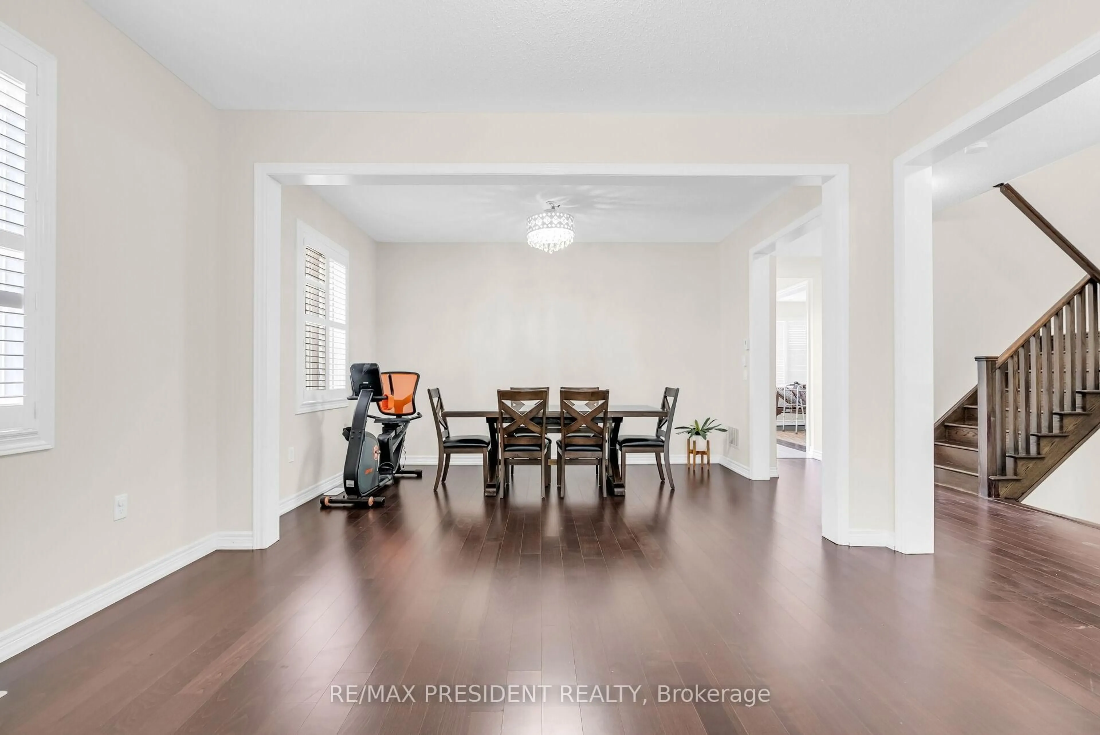 Dining room, unknown for 637 Armstrong Rd, Shelburne Ontario L9V 3V6