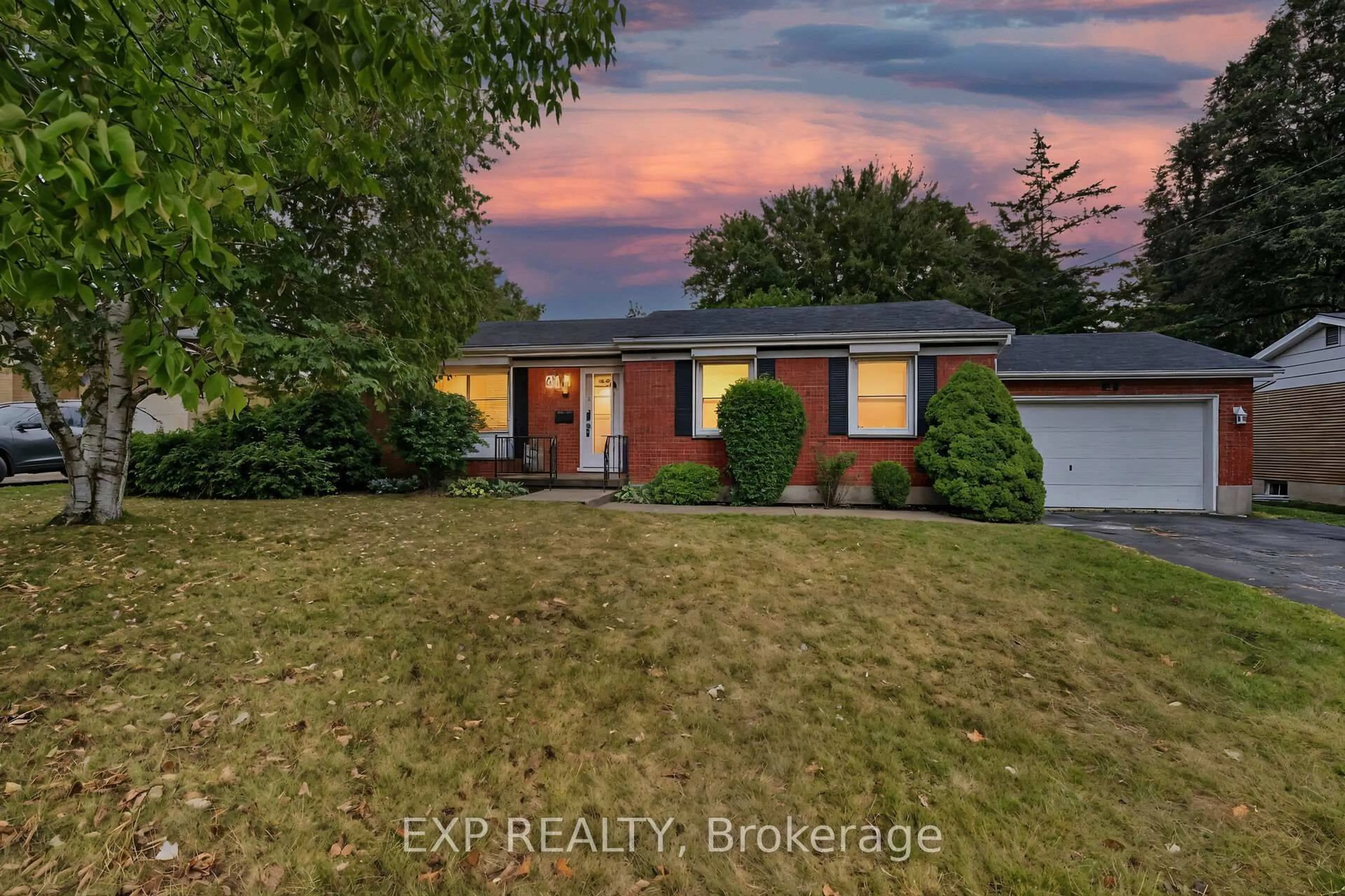 A pic from outside/outdoor area/front of a property/back of a property/a pic from drone, street for 61 Larkspur Cres, London North Ontario N6H 3R1
