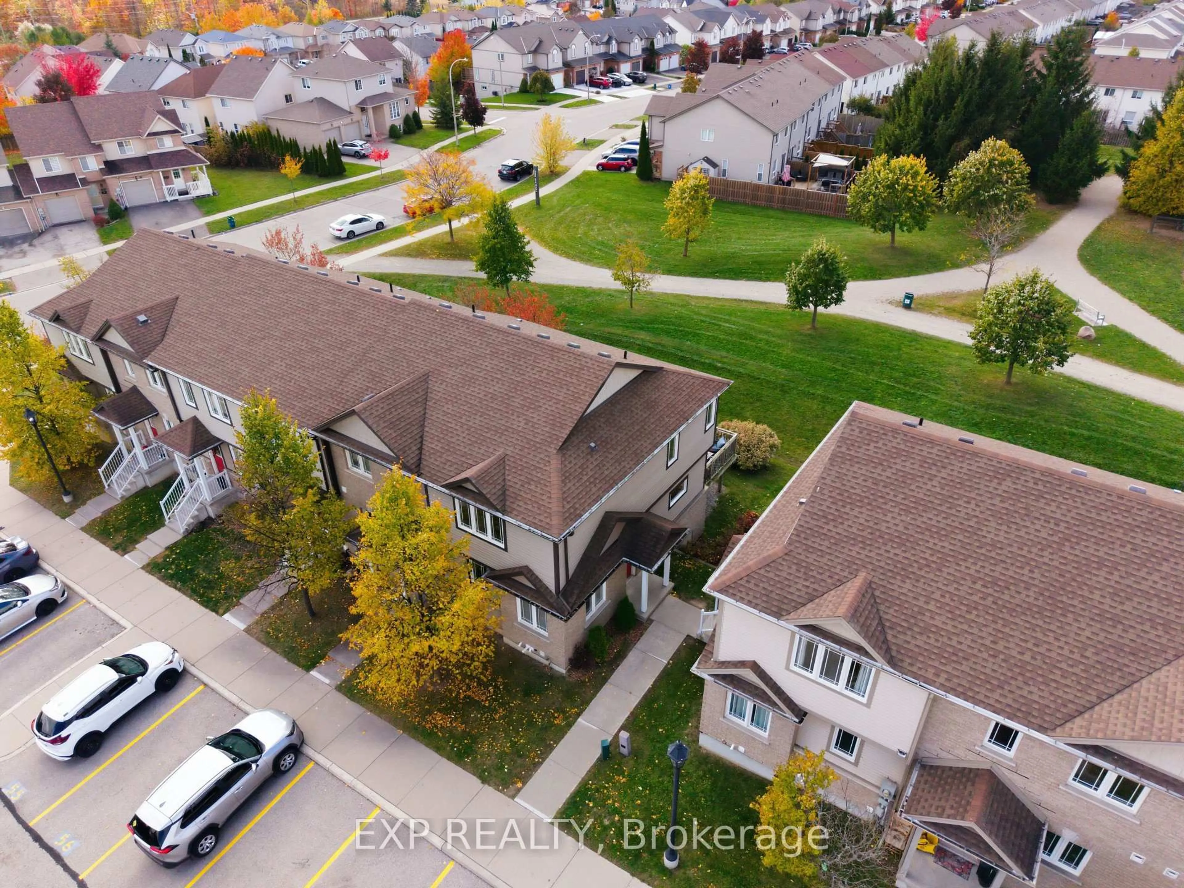 A pic from outside/outdoor area/front of a property/back of a property/a pic from drone, street for 10 Foxglove Cres #6, Kitchener Ontario N2E 0E1