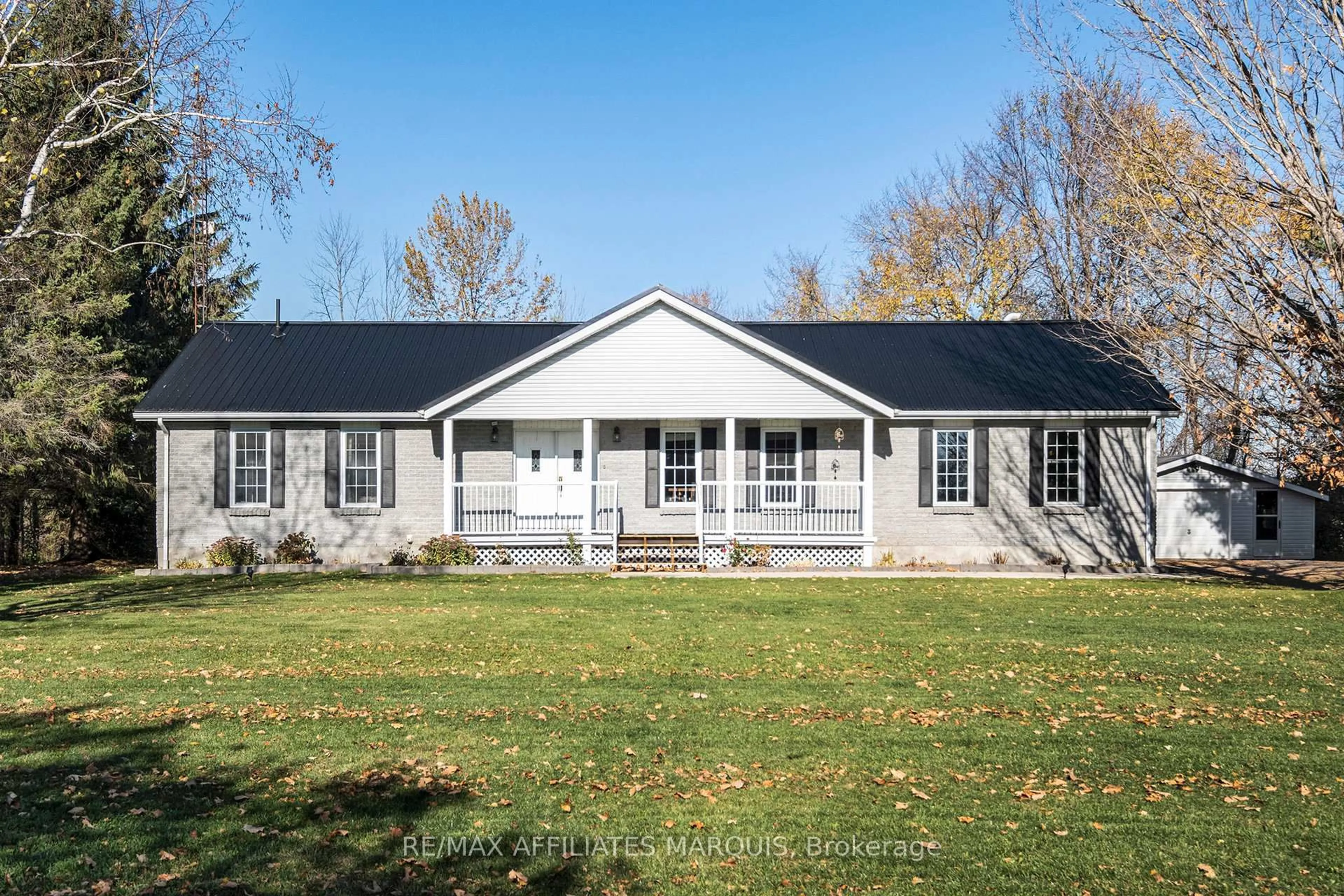 Home with vinyl exterior material, unknown for 186 8 Line Rd, Athens Ontario K0E 1B0