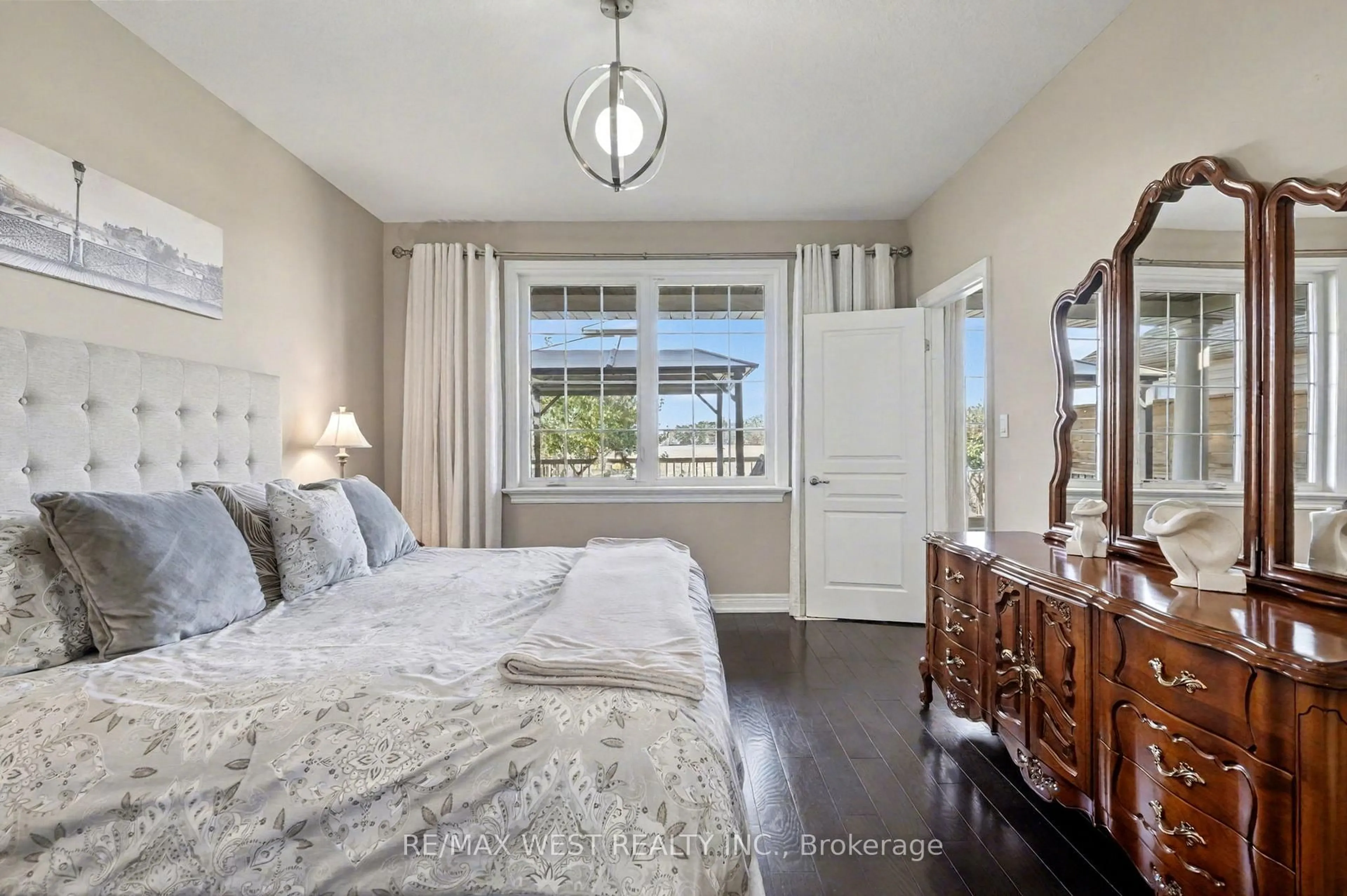 Bedroom with bed, unknown for 58 Forestview Crt, West Lincoln Ontario L0R 2A0