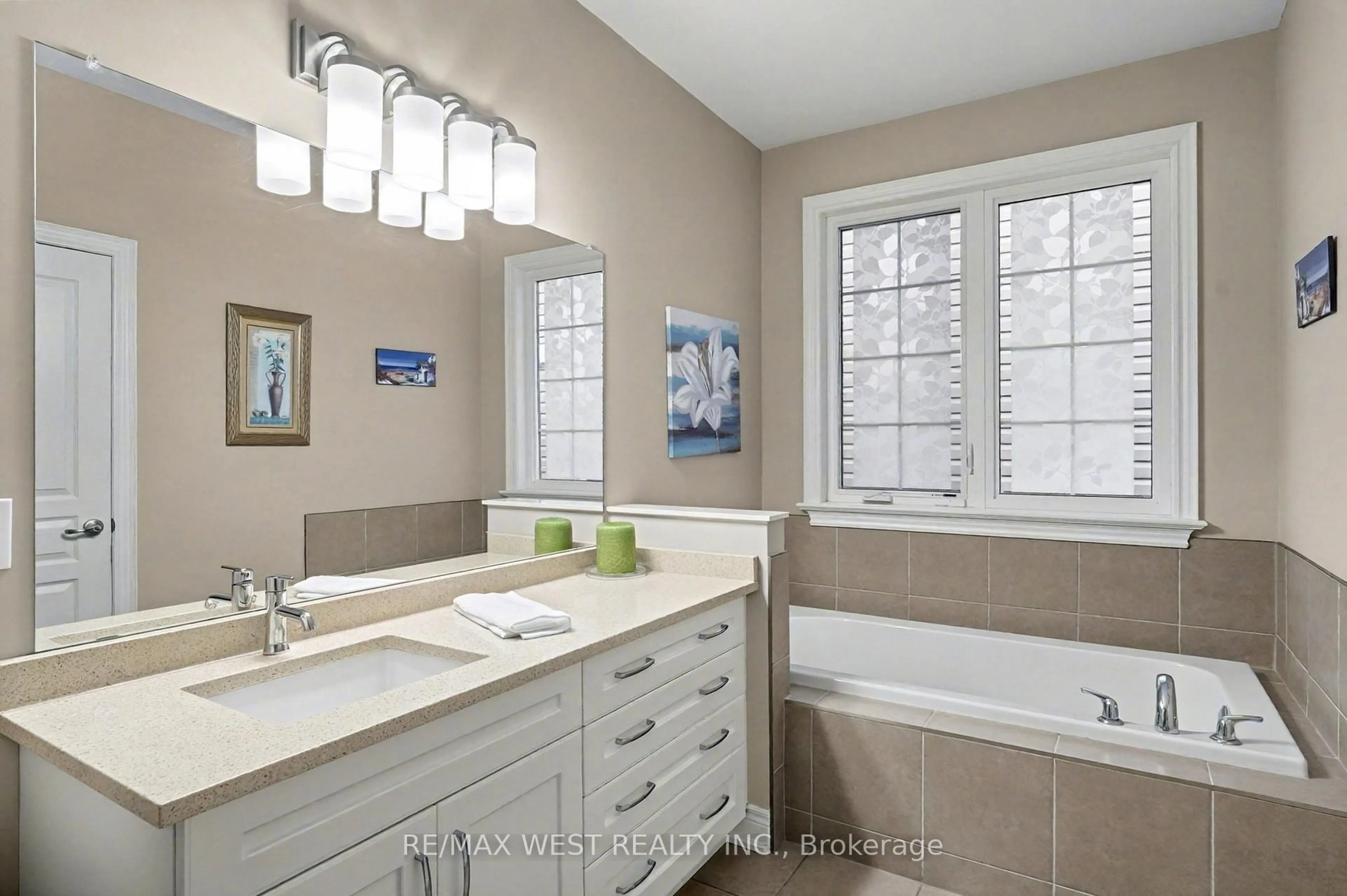 Contemporary bathroom, ceramic/tile floor for 58 Forestview Crt, West Lincoln Ontario L0R 2A0
