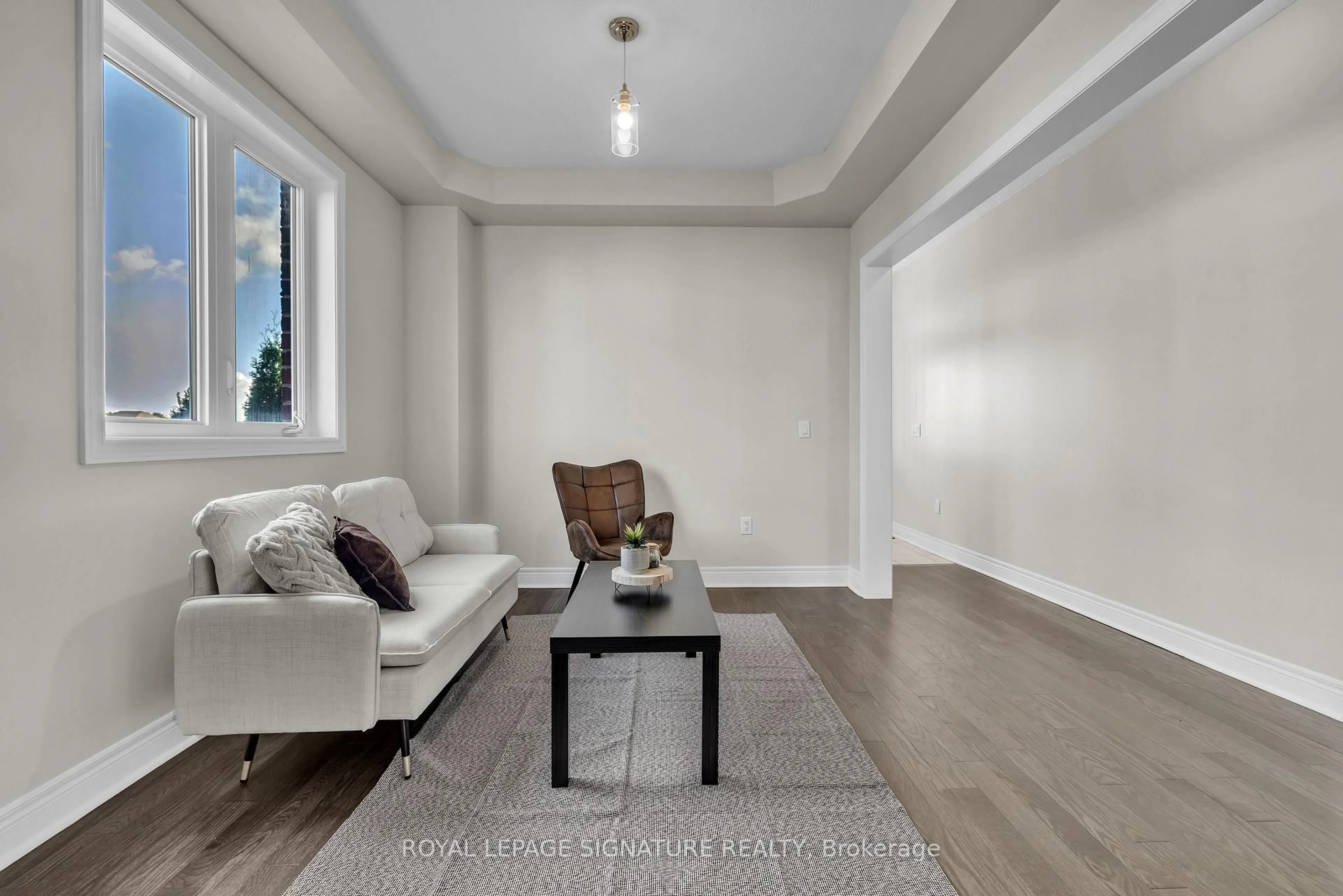 Living room with furniture, unknown for 1089 Upper Thames Dr, Woodstock Ontario N4T 0H2