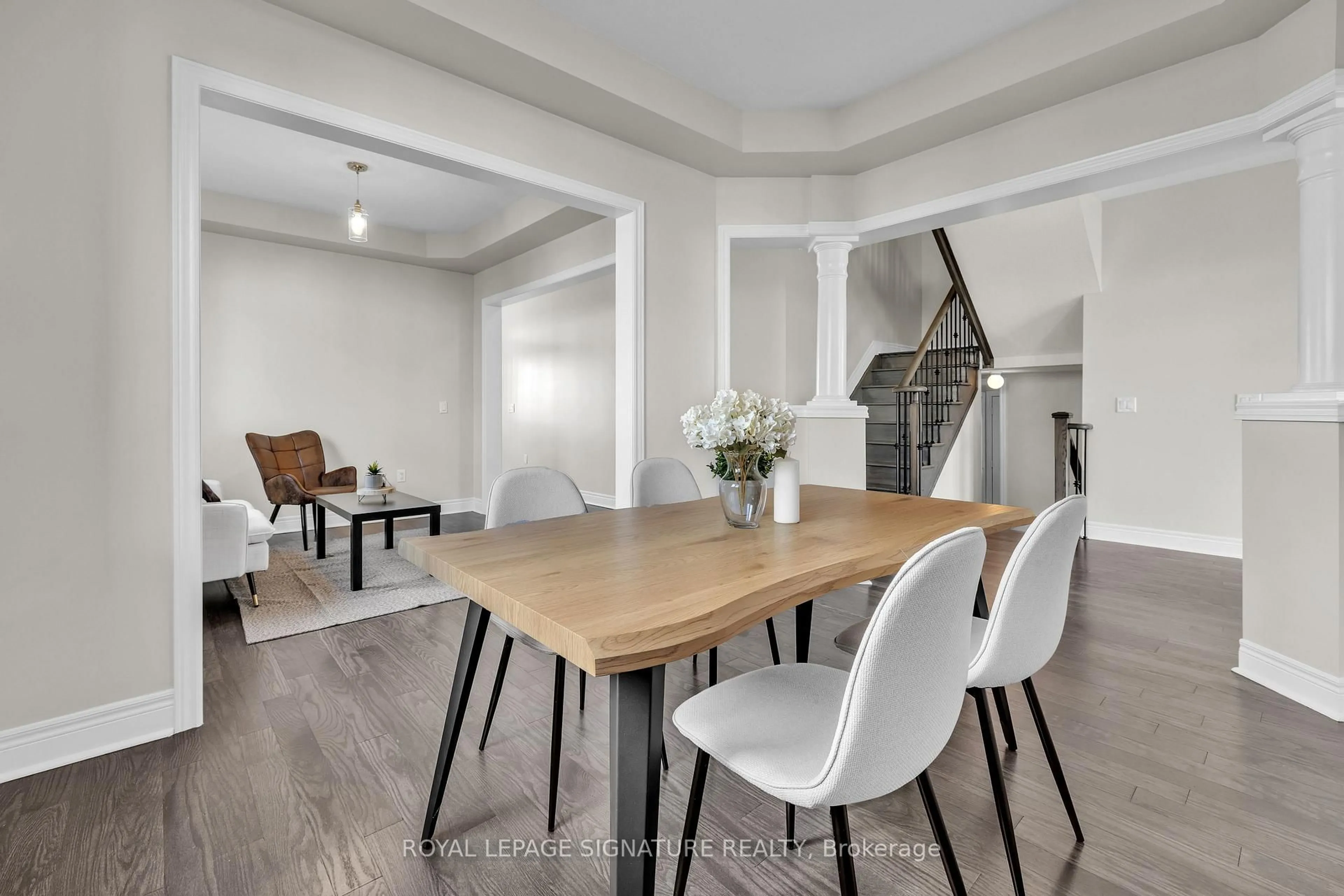 Dining room, wood/laminate floor for 1089 Upper Thames Dr, Woodstock Ontario N4T 0H2