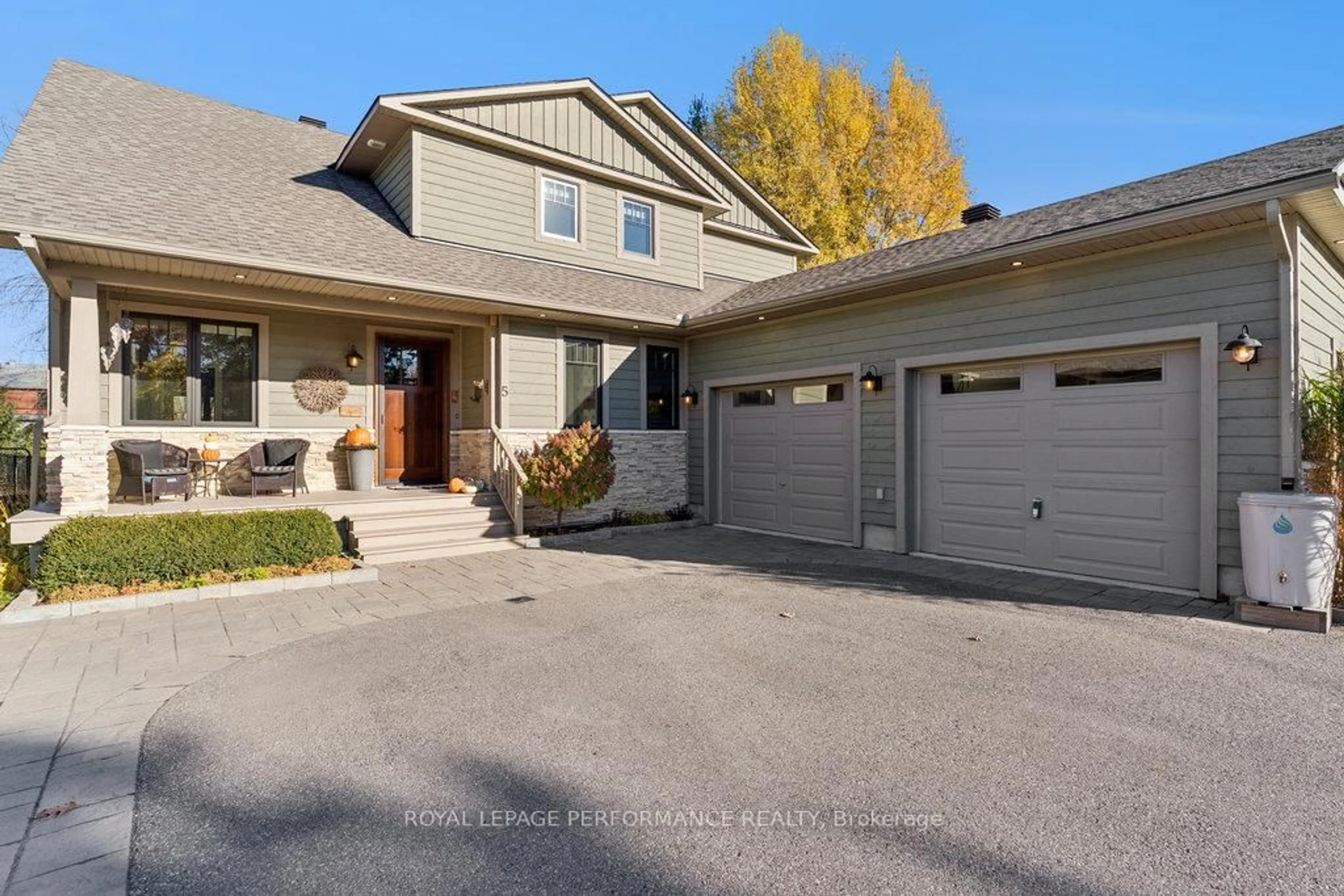 Unknown for 5 Melva Ave, Ottawa Ontario K1T 3W9