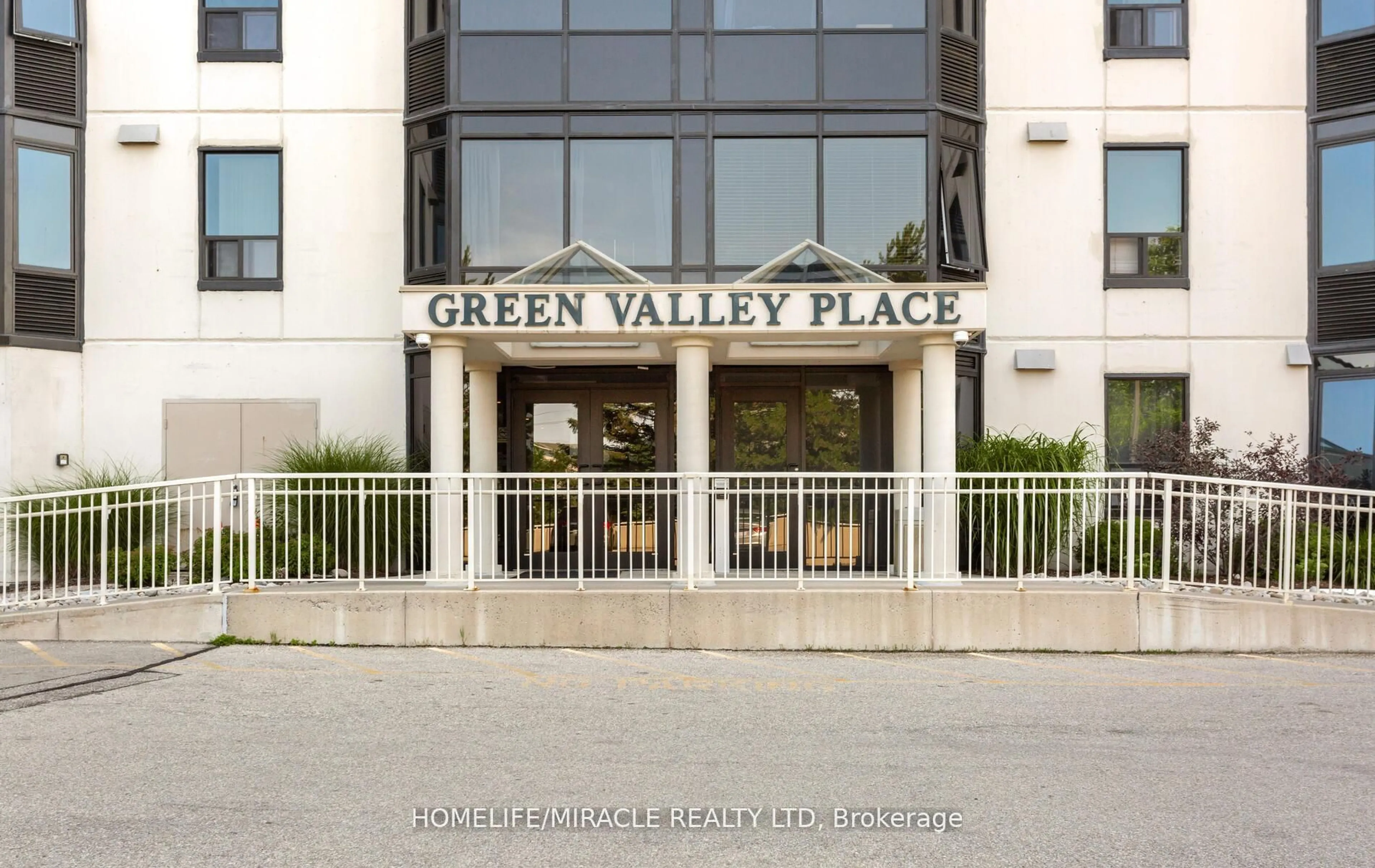 Lobby for 35 Green Valley Dr #1705, Kitchener Ontario N2P 2A5