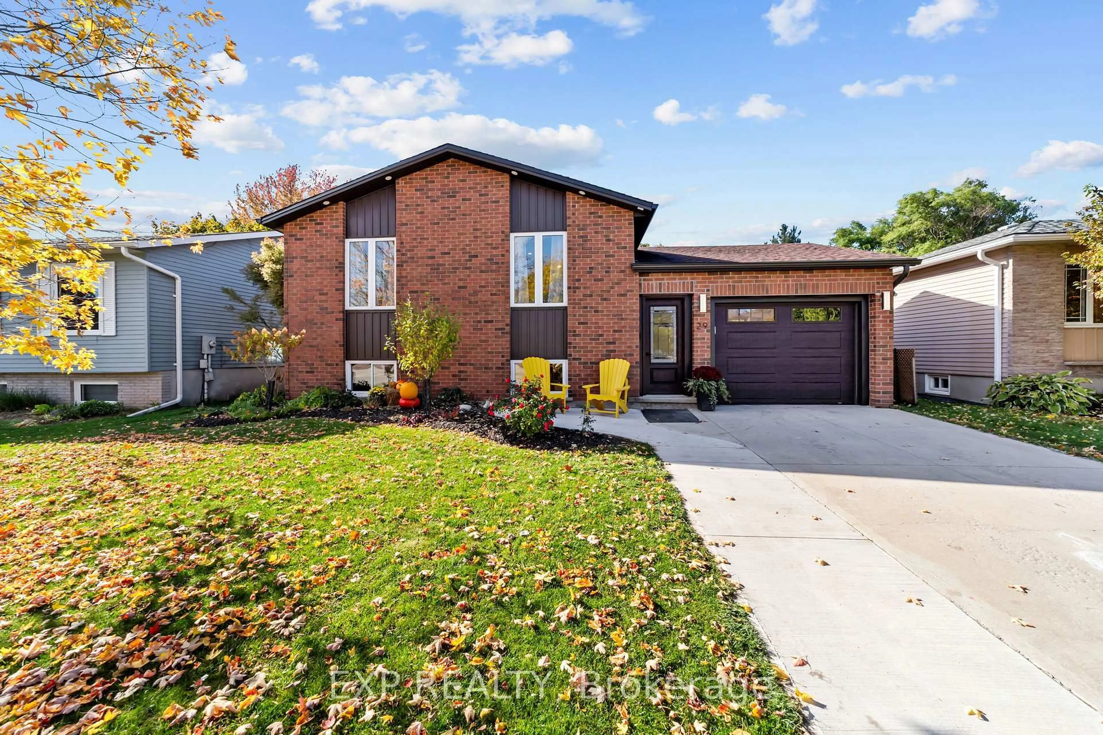 Home with brick exterior material, street for 29 Dunsford Cres, St. Marys Ontario N4X 1A5