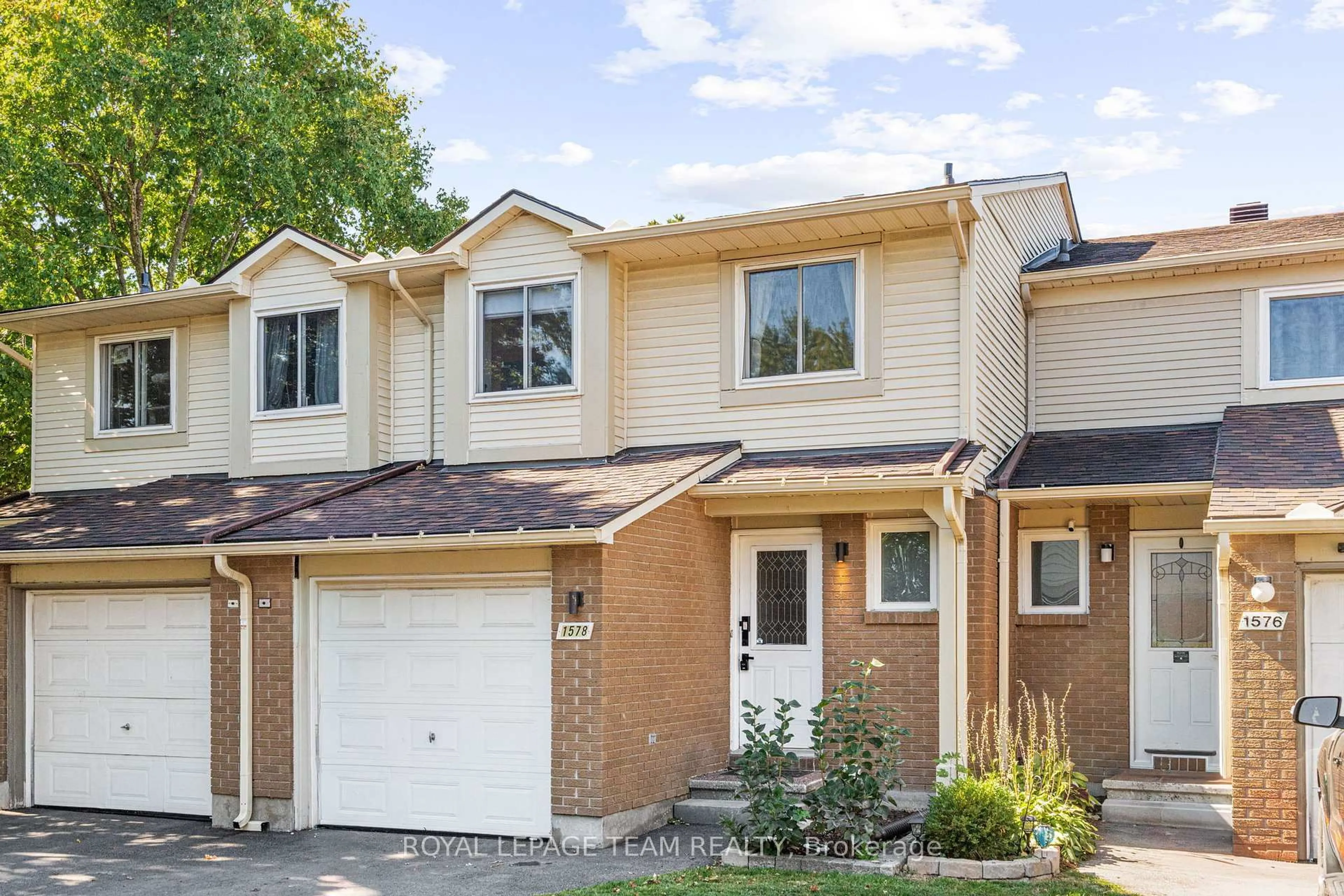 Home with brick exterior material, street for 1578 Cheevers Cres, Orleans Ontario K4A 2J8