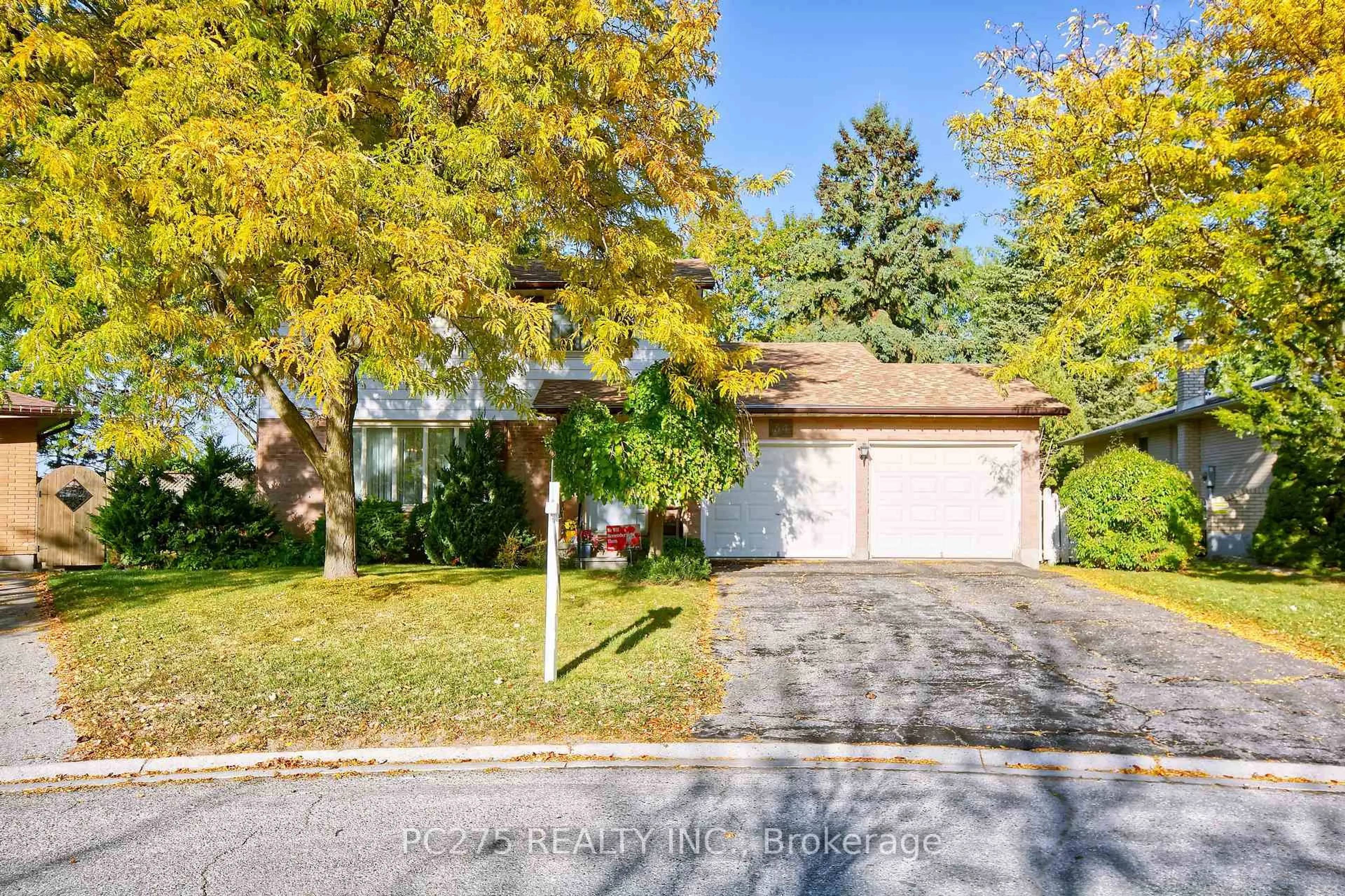 Unknown for 34 Thackerey Pl, London North Ontario N6G 3E7