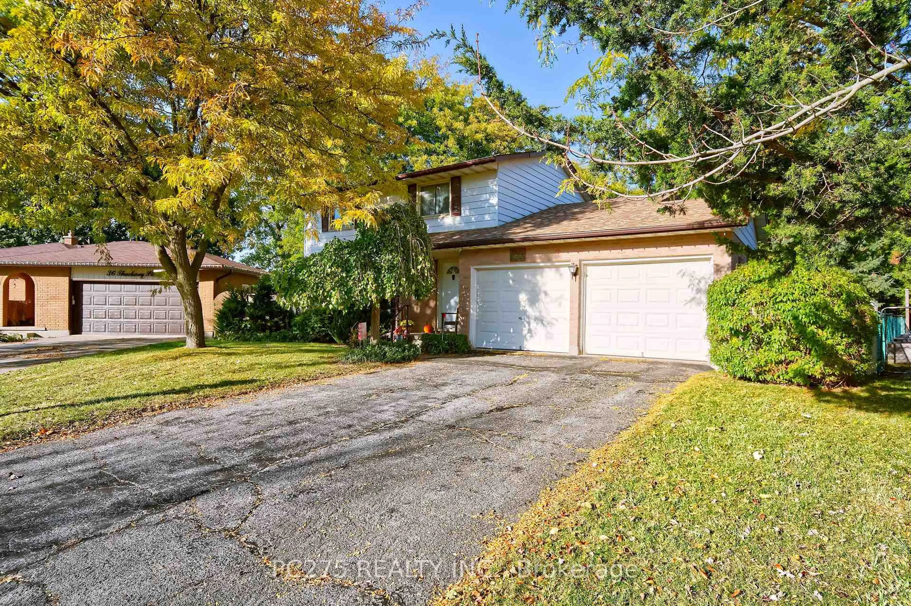 Unknown for 34 Thackerey Pl, London North Ontario N6G 3E7