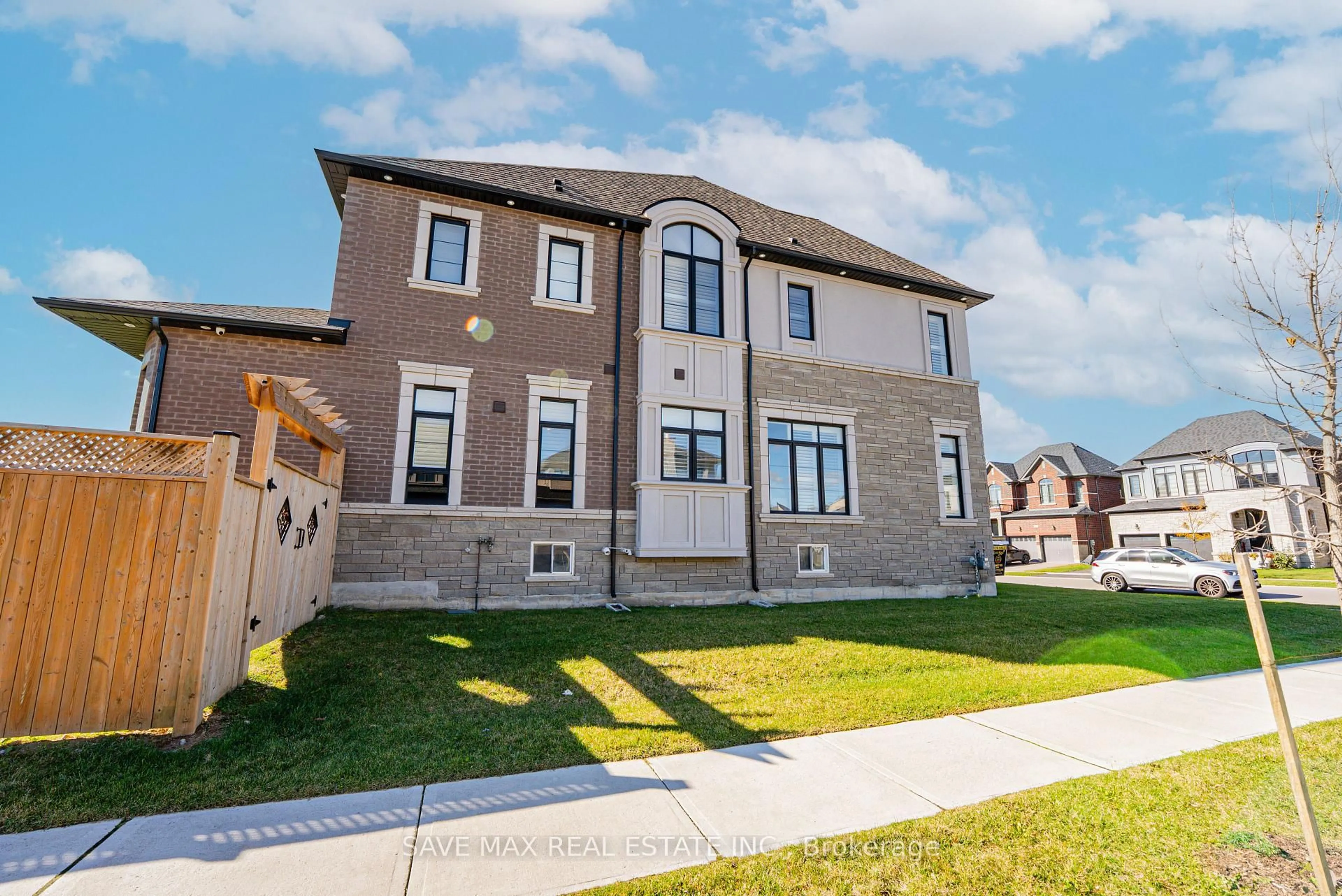 Home with brick exterior material, street for 1250 UPPER THAMES Dr, Woodstock Ontario N4T 0M9