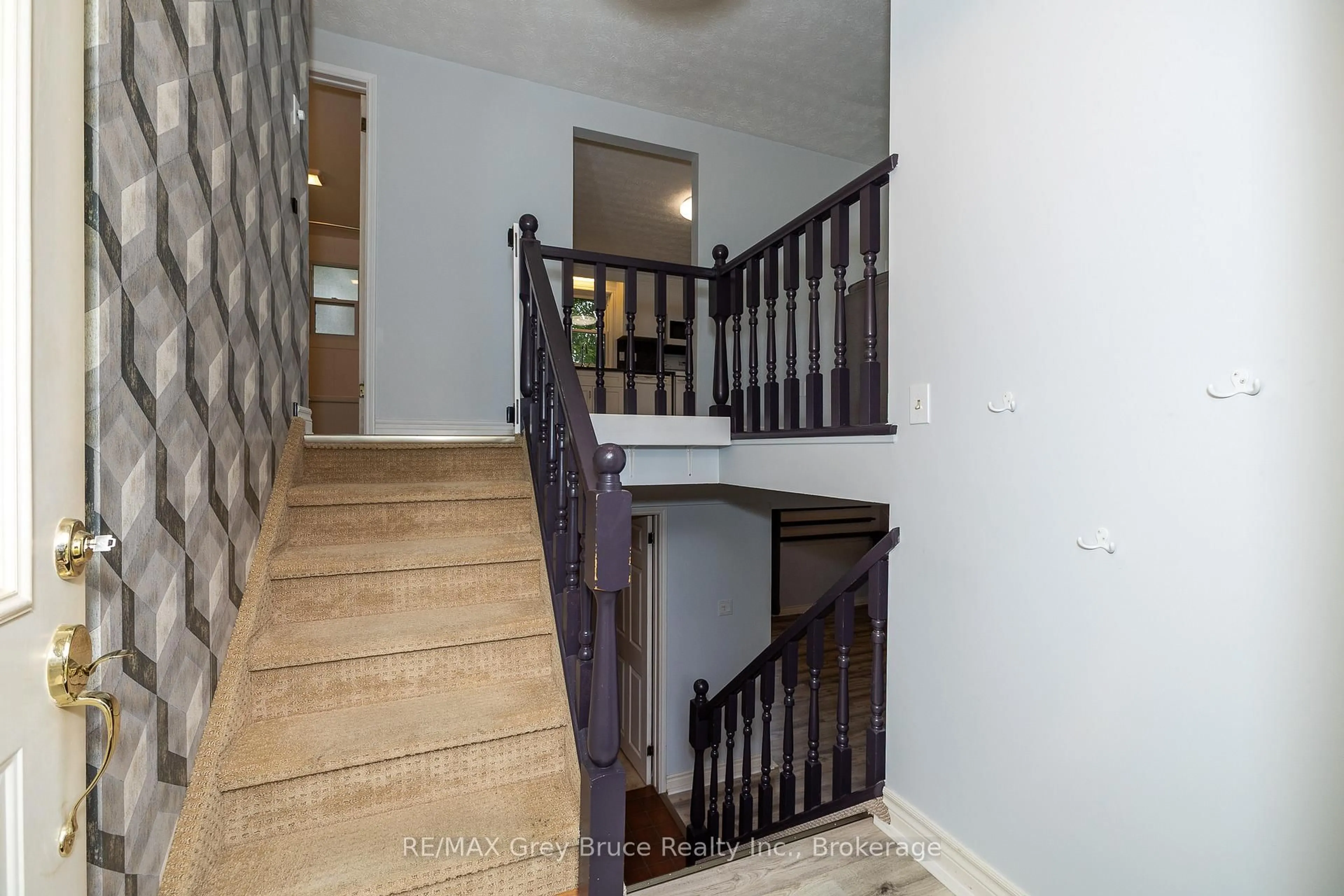 Stairs for 260 8th A Ave, Owen Sound Ontario N4K 6L2