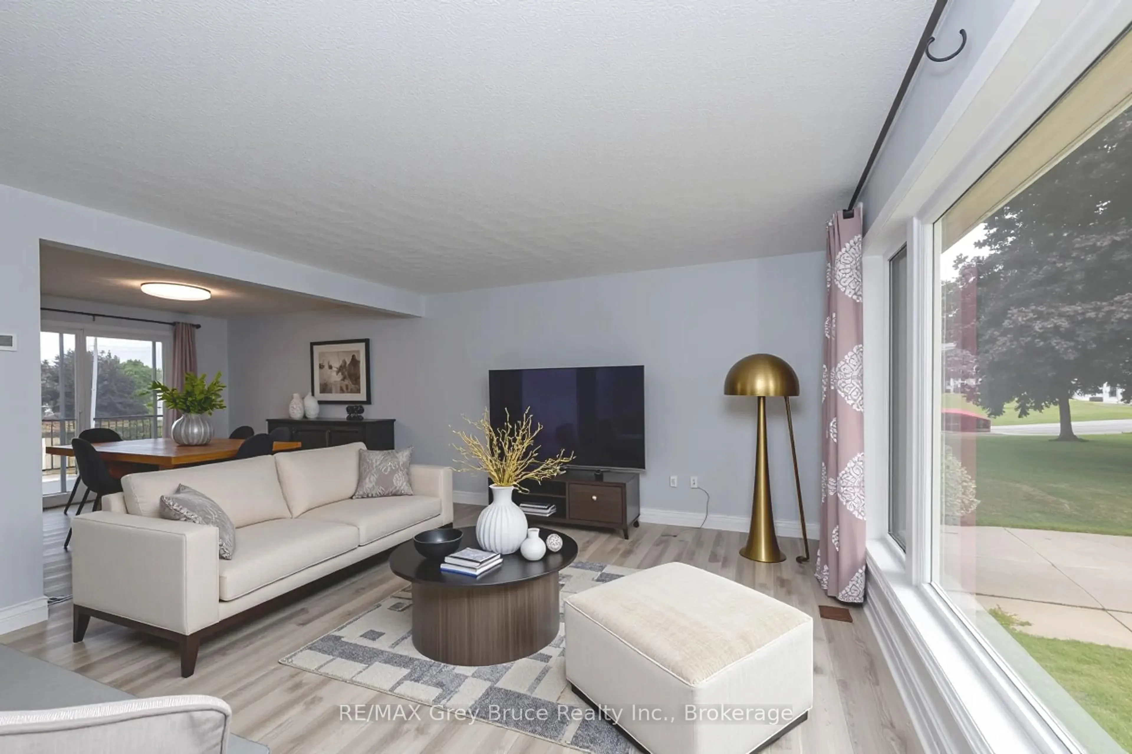 Living room with furniture, unknown for 260 8th A Ave, Owen Sound Ontario N4K 6L2