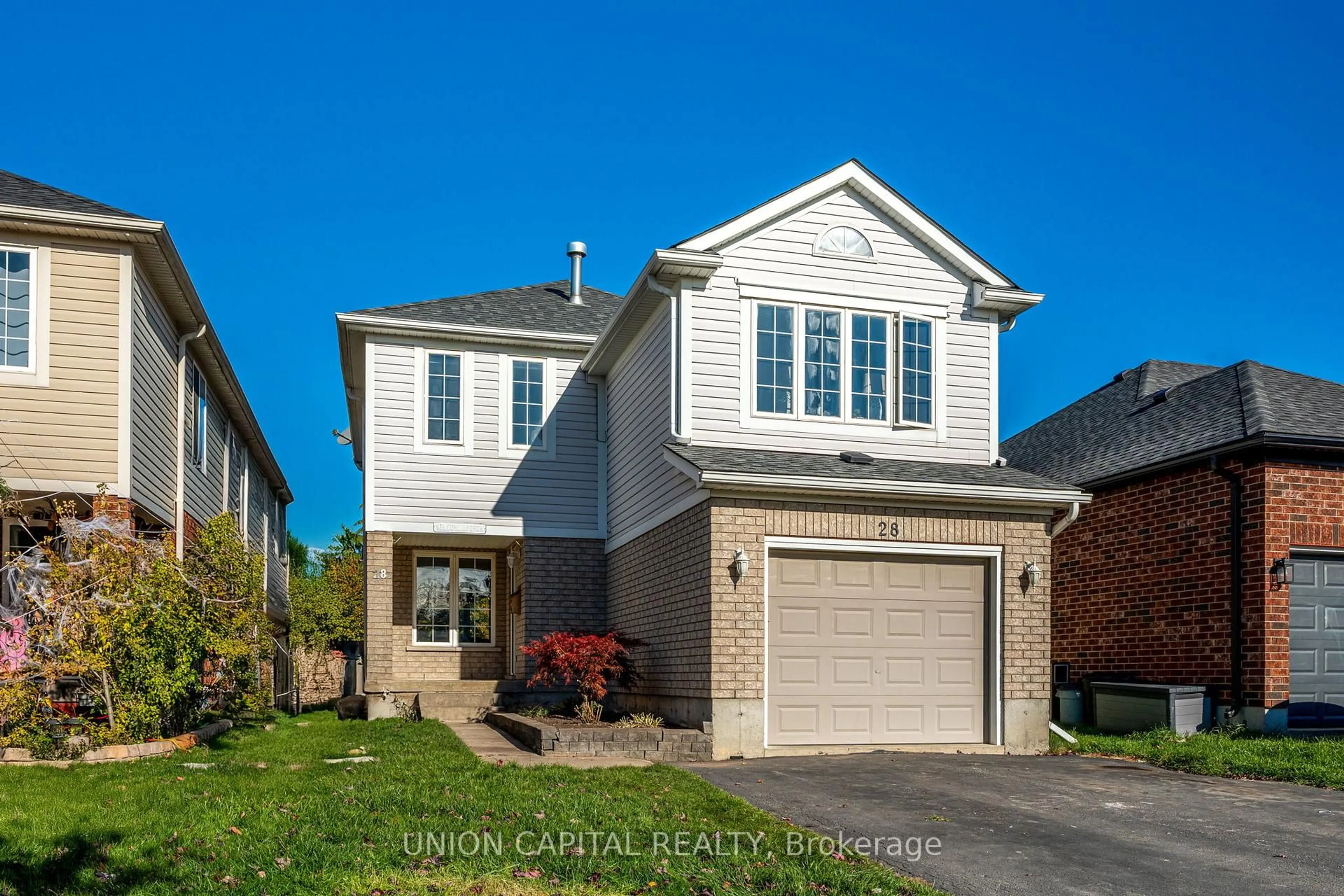 Home with brick exterior material, street for 28 Lang Crt, Kawartha Lakes Ontario K9V 6E5