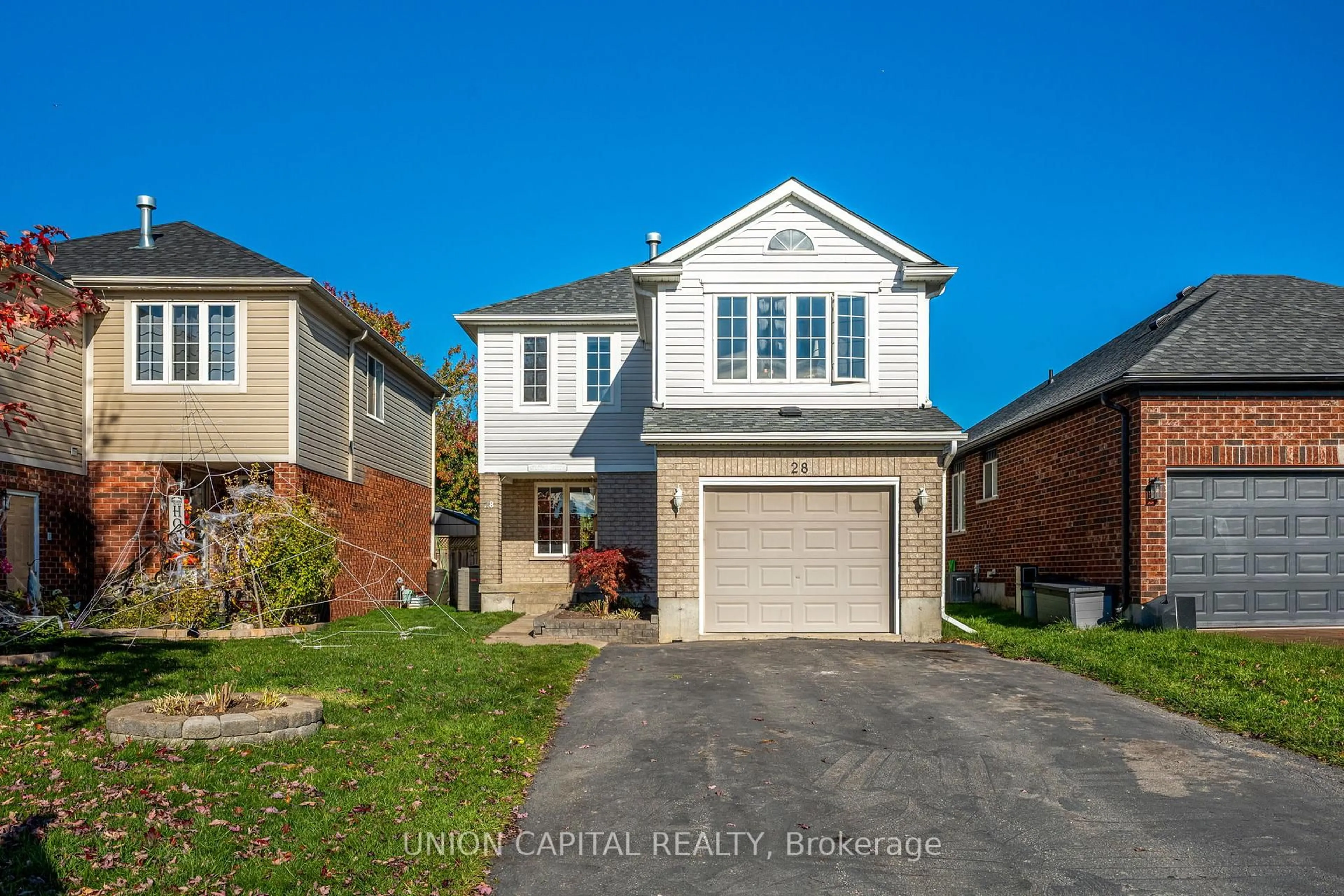 Home with brick exterior material, street for 28 Lang Crt, Kawartha Lakes Ontario K9V 6E5