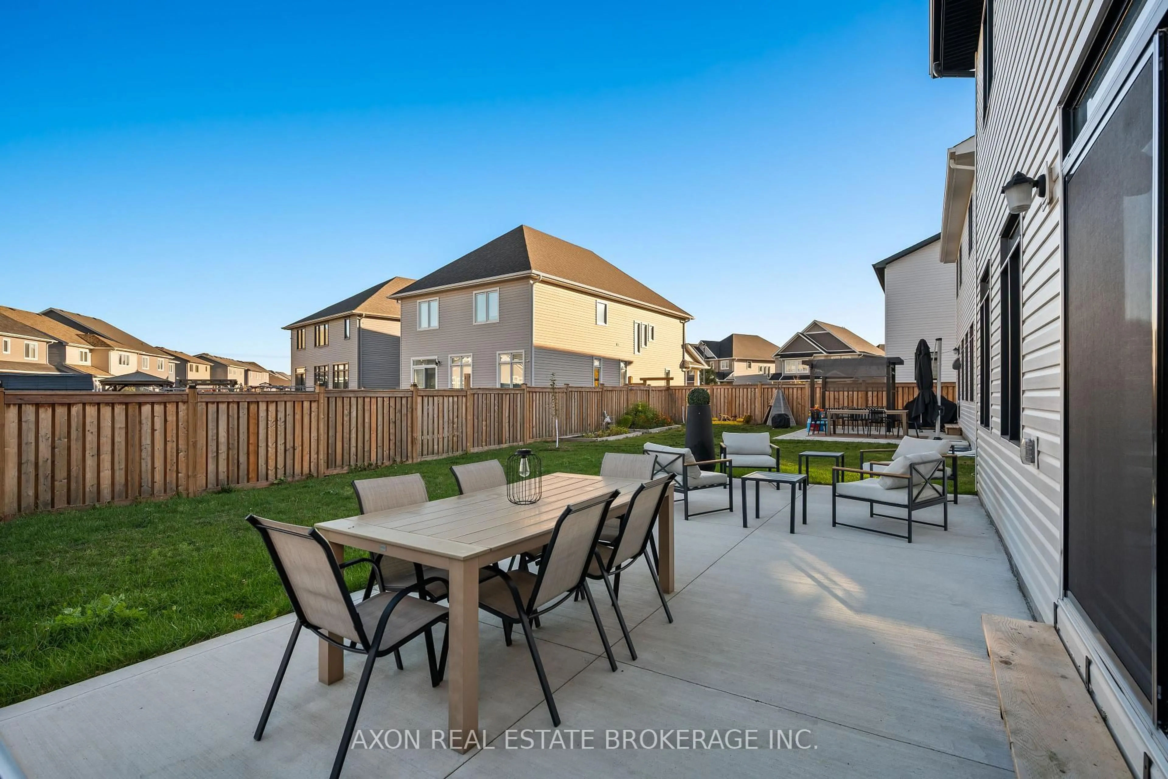 Patio, street for 819 Riverview Way, Kingston Ontario K7K 0J3