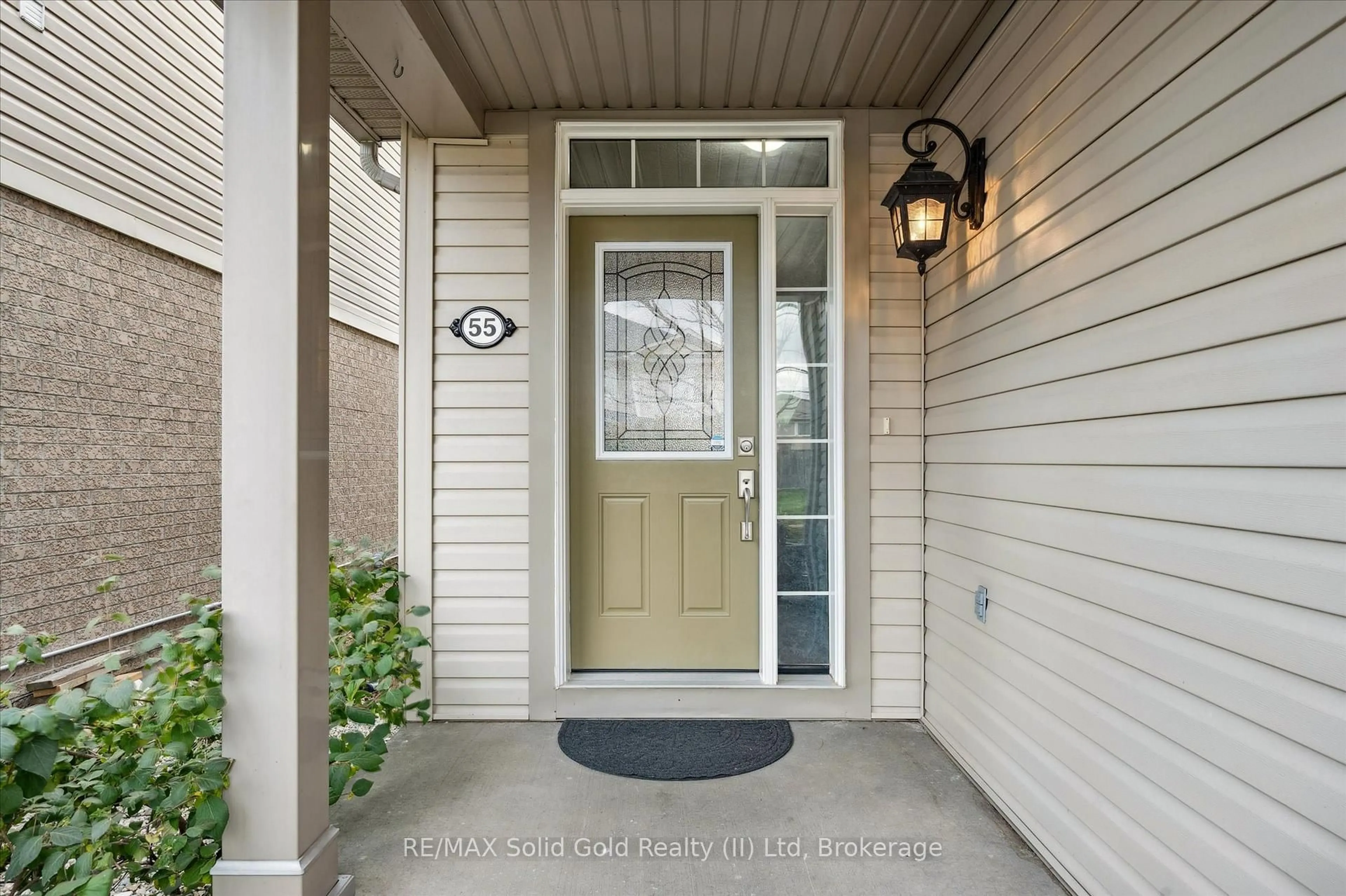 Indoor entryway for 55 Wakefield St, Woolwich Ontario N0B 1M0