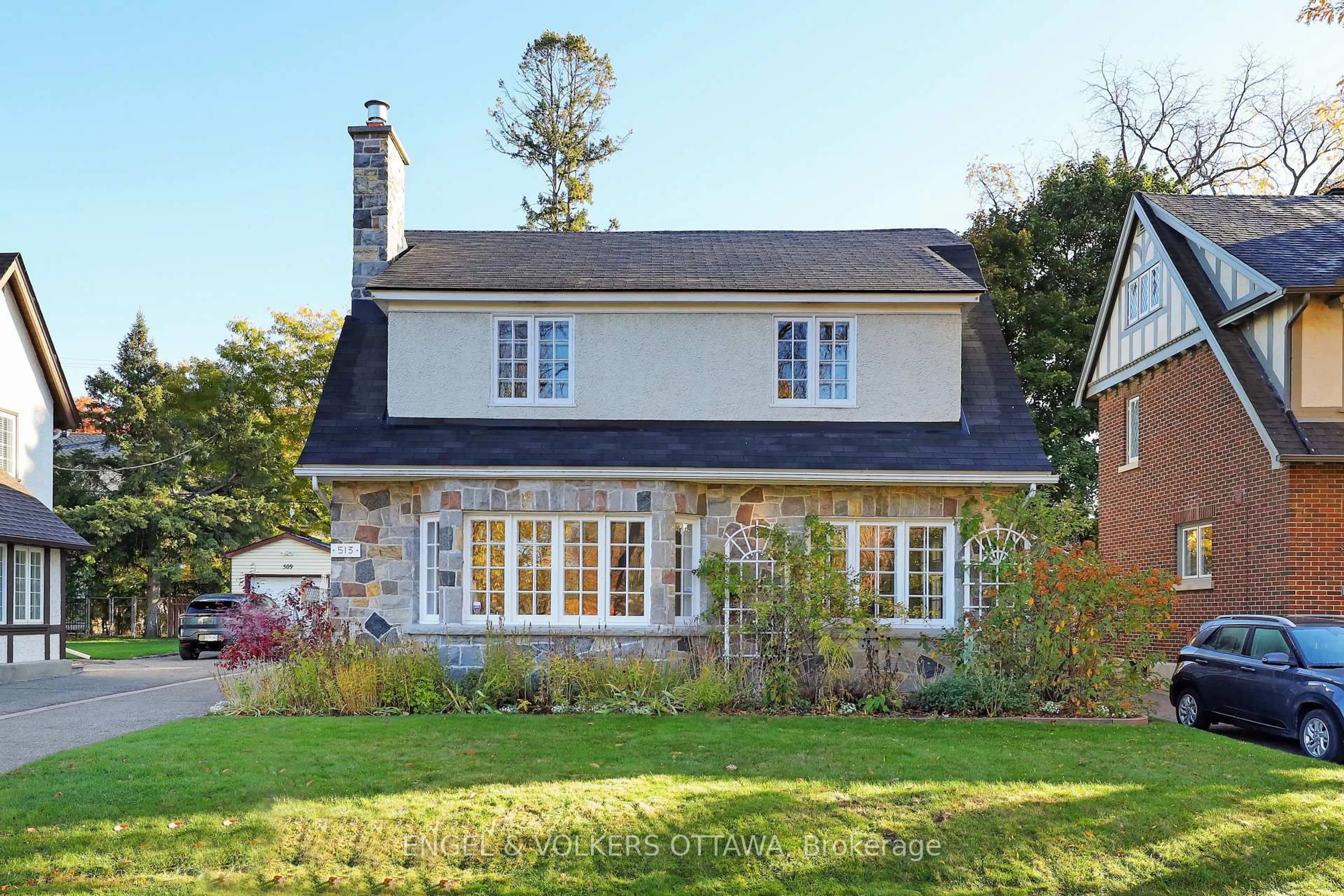 Home with brick exterior material, street for 513 Island Park Dr, Ottawa Ontario K1Y 0B4