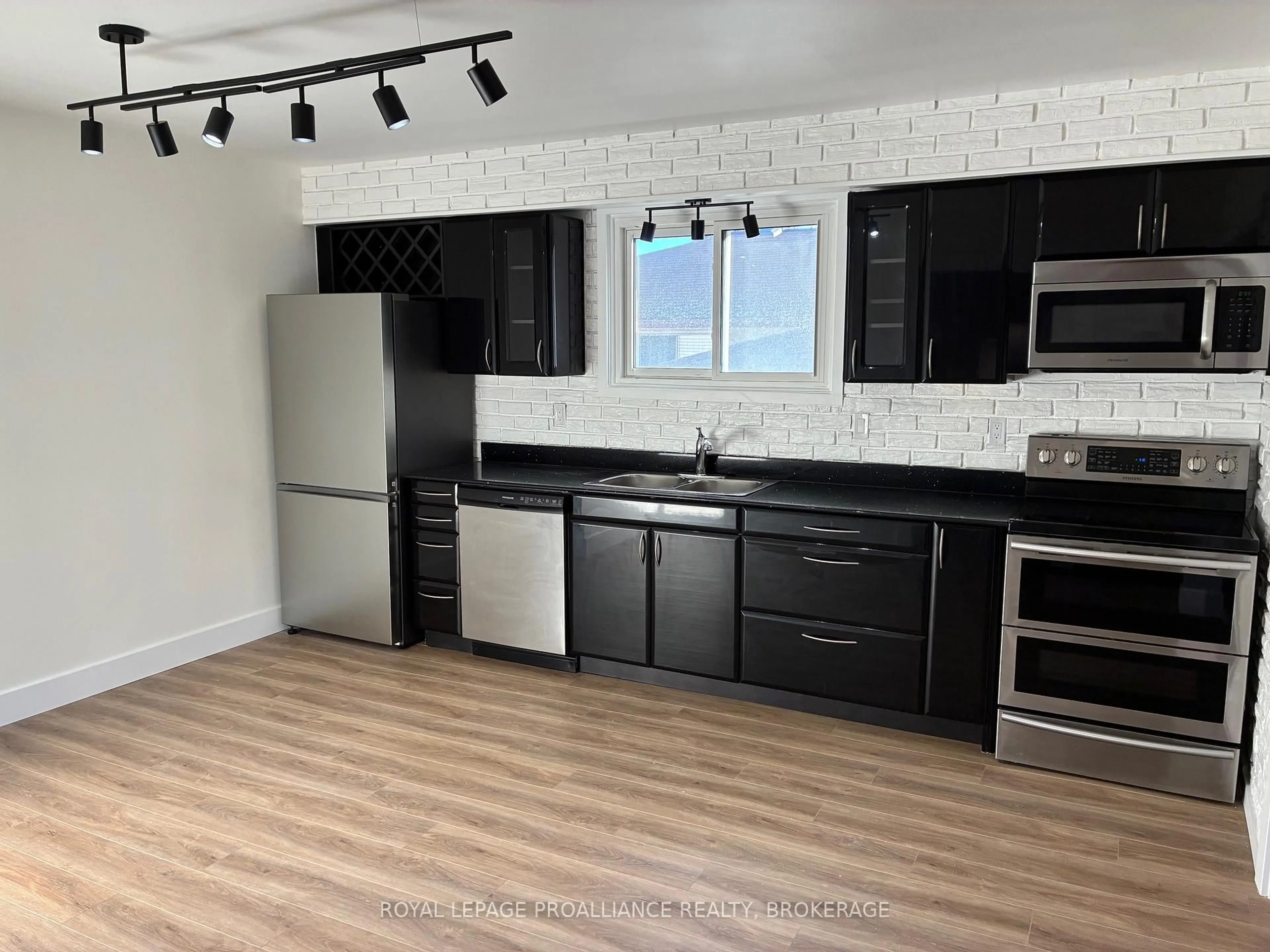 Standard kitchen, unknown for 84 Joyce St, Kingston Ontario K7K 6A7