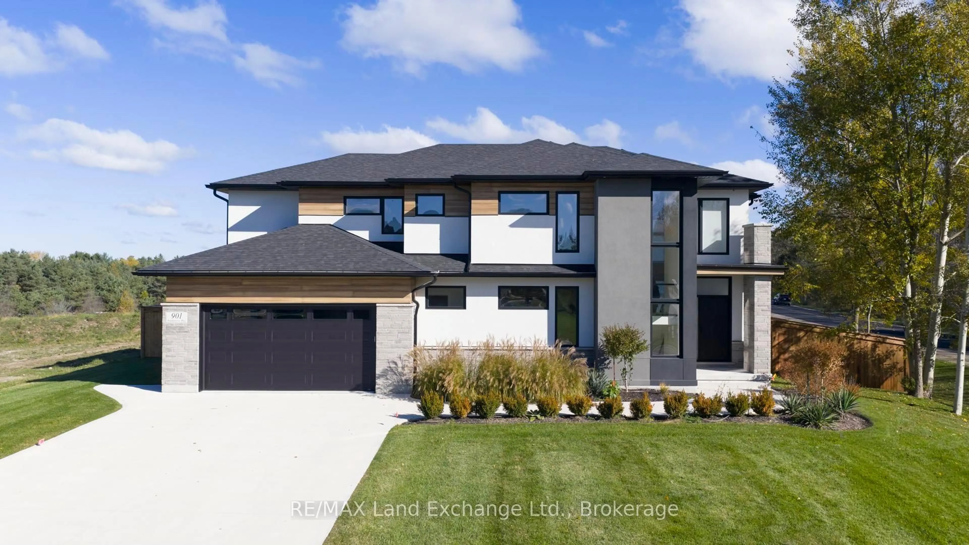 Home with brick exterior material, street for 901 Bogdanovic Way, Huron-Kinloss Ontario N2Z 0H4