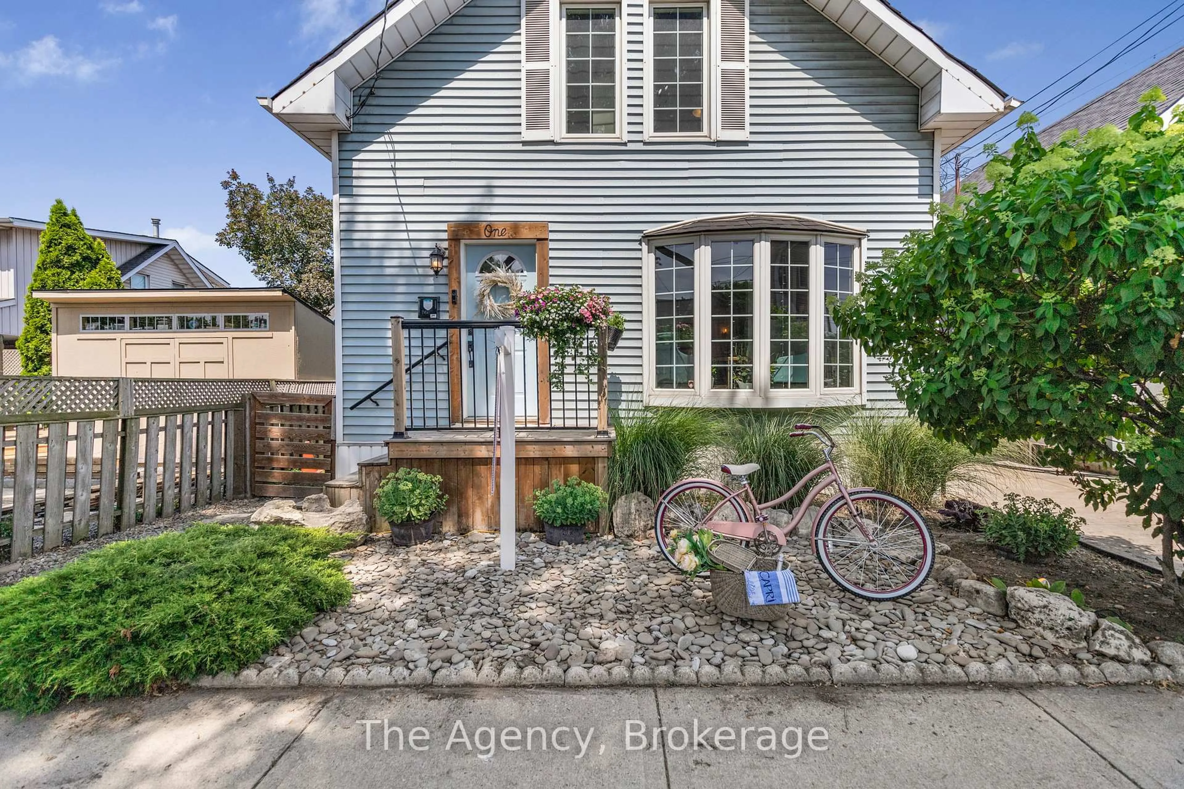 Unknown for 1 Mareve Ave, Hamilton Ontario L8H 7A7