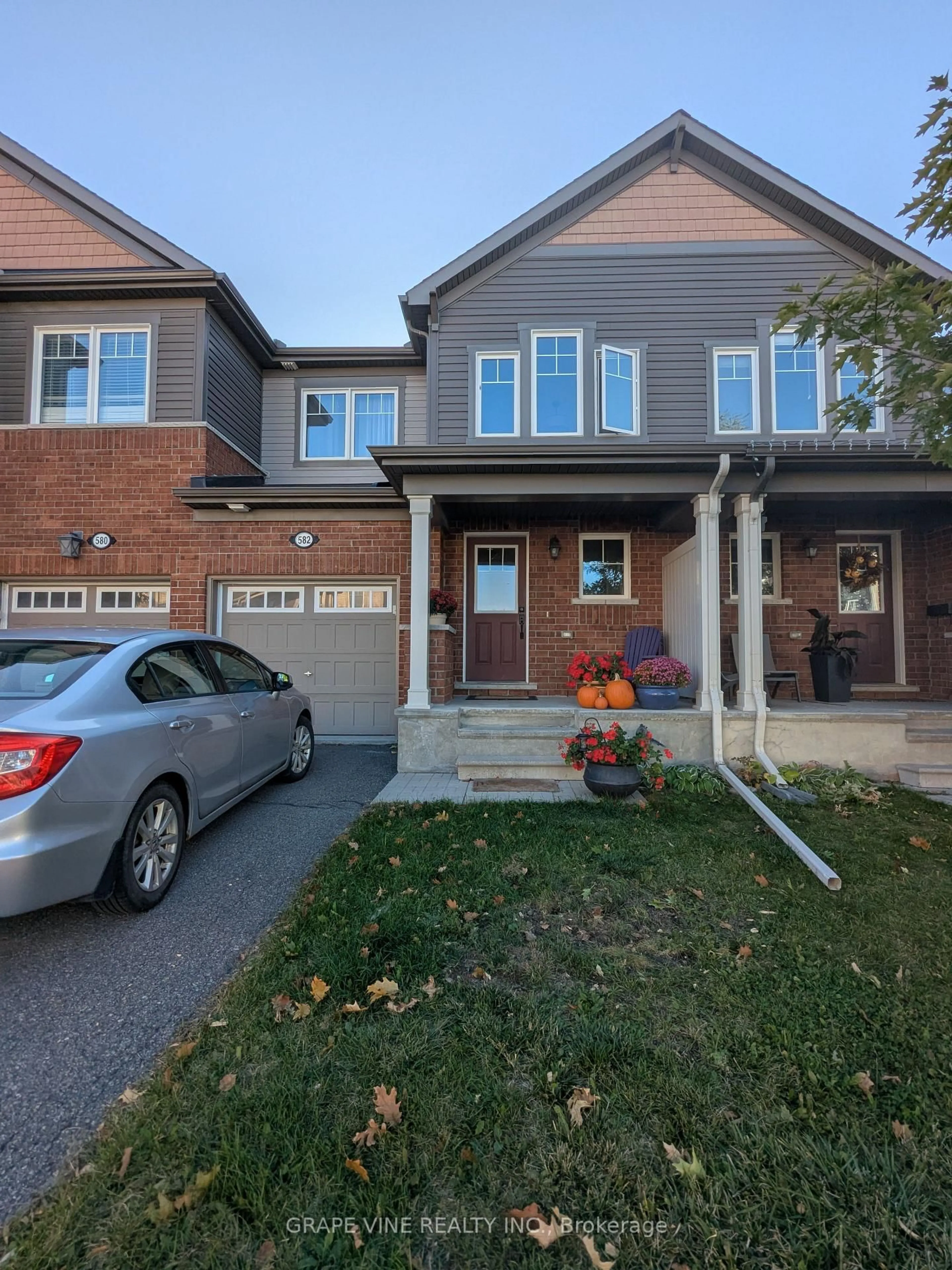 Home with brick exterior material, street for 582 Meadowcreek Circ, Kanata Ontario K2M 0J8