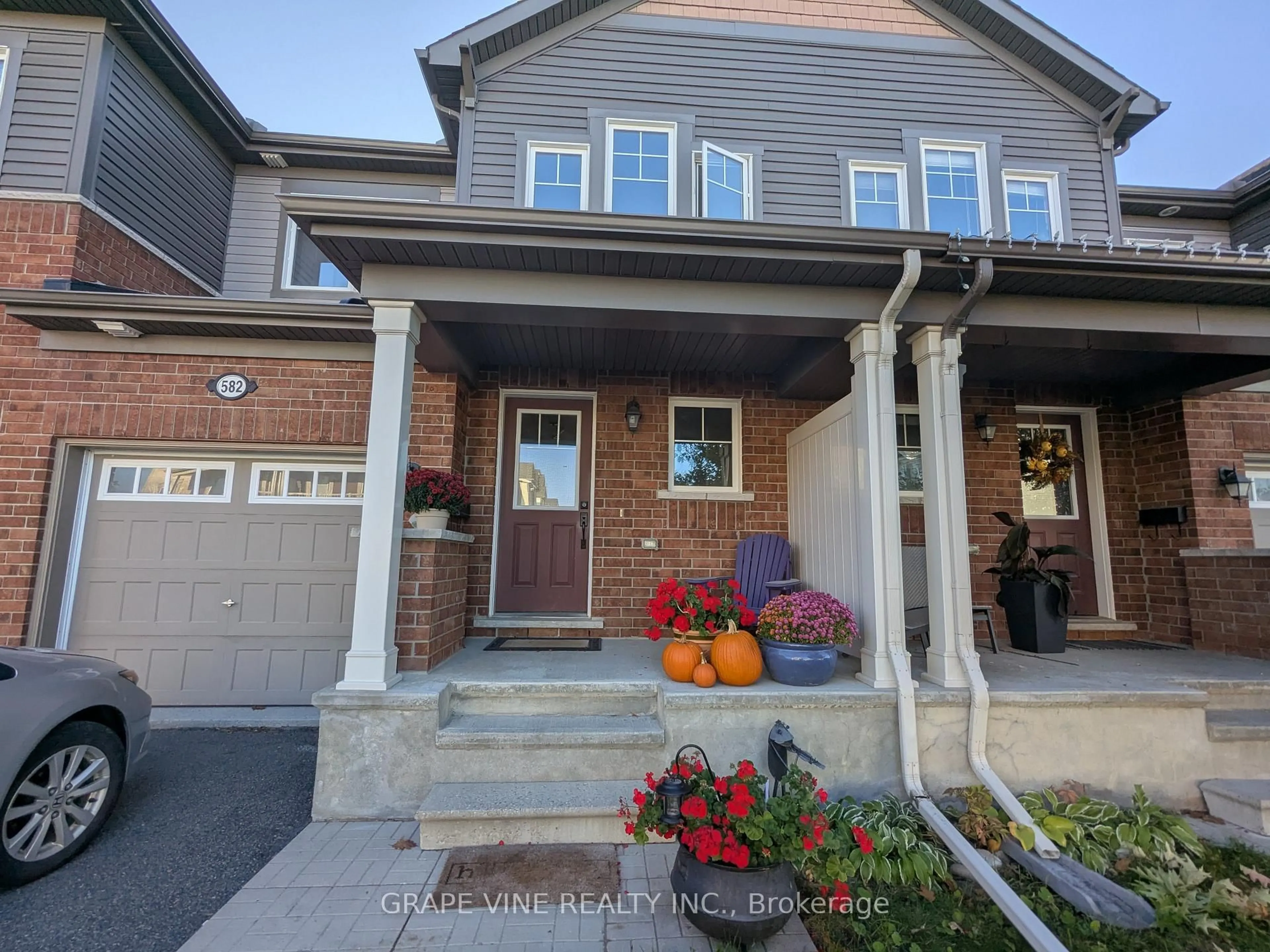 Home with brick exterior material, street for 582 Meadowcreek Circ, Kanata Ontario K2M 0J8