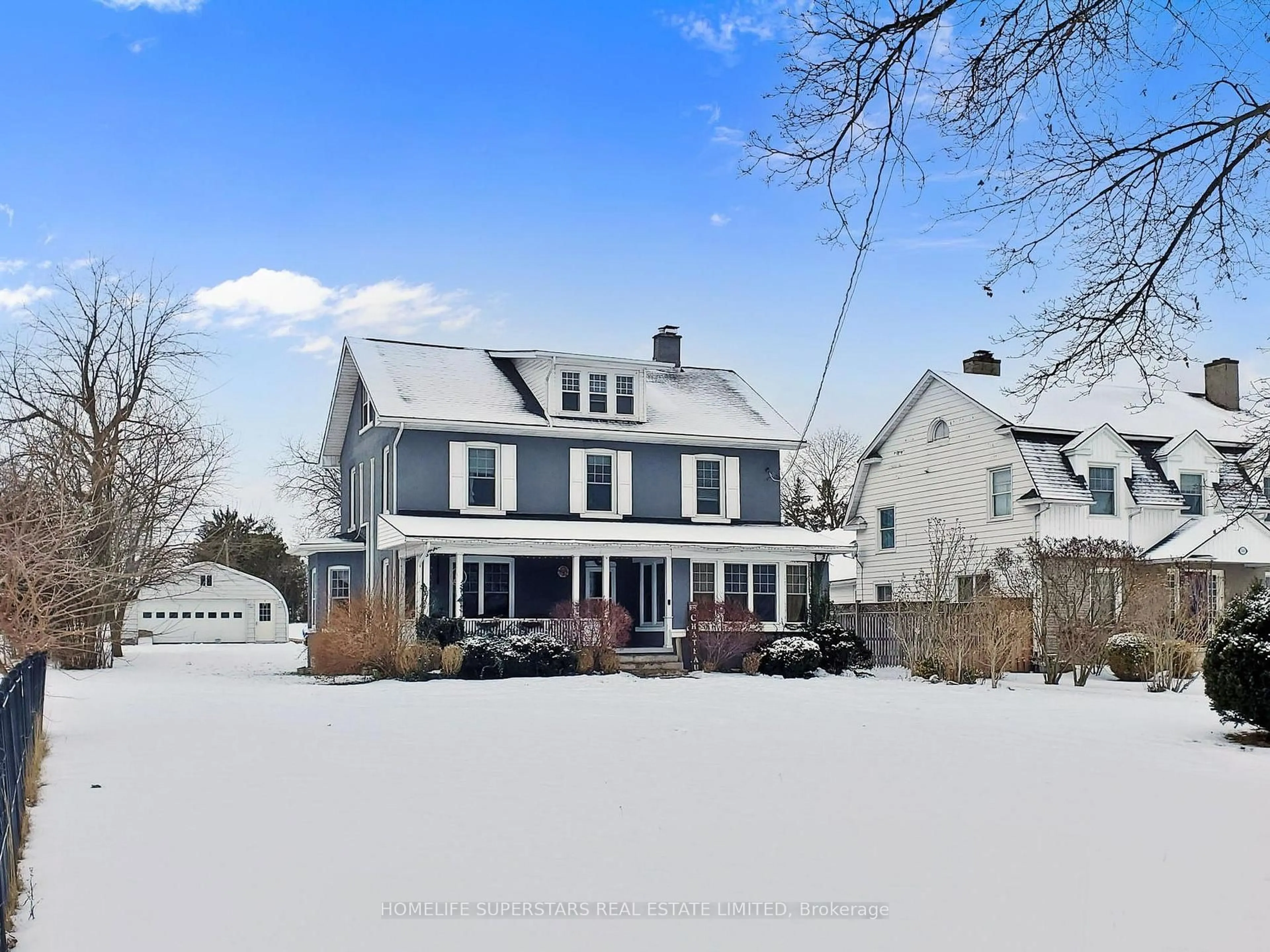 A pic from outside/outdoor area/front of a property/back of a property/a pic from drone, street for 535 NIAGARA Blvd, Fort Erie Ontario L2A 3H3