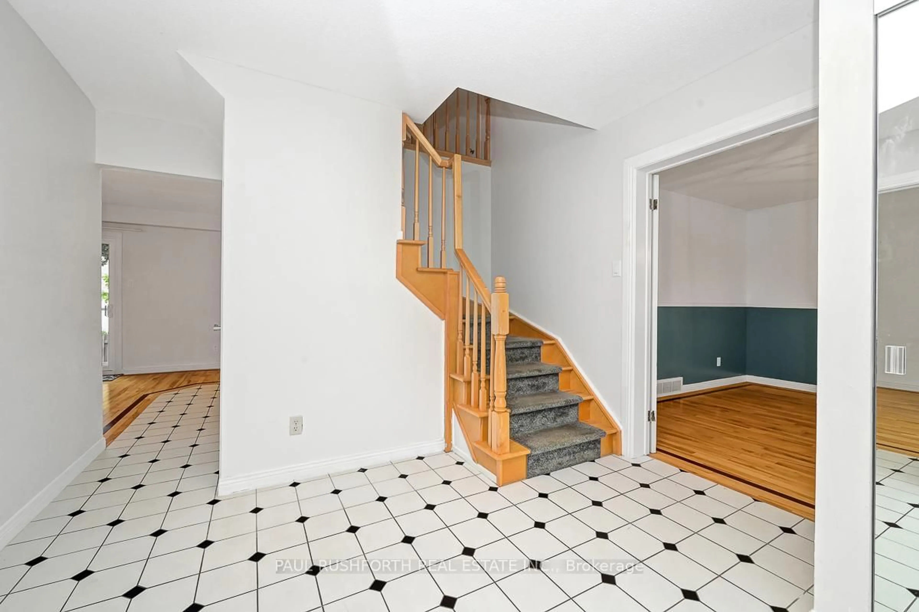 Unknown for 89 Hawk Cres, Ottawa Ontario K1V 9G8