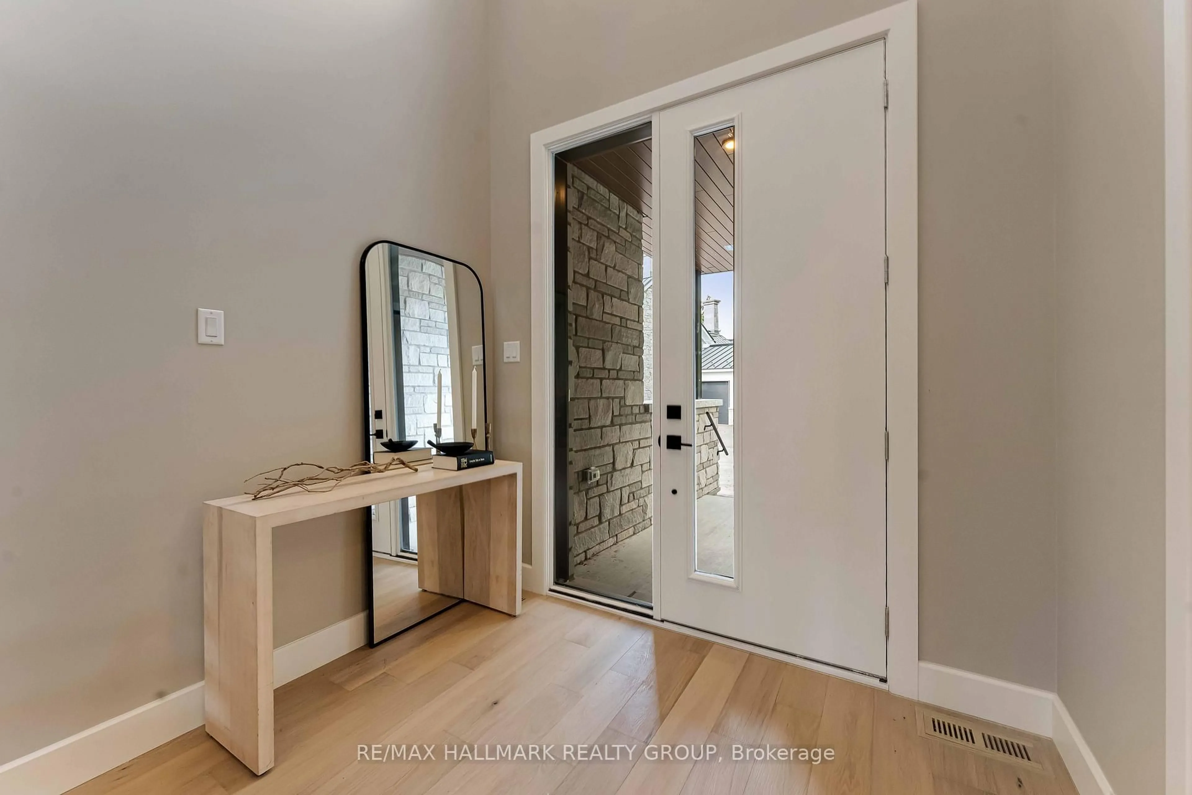 Indoor entryway for 110 Theberge Private, Ottawa Ontario K2G 4T1