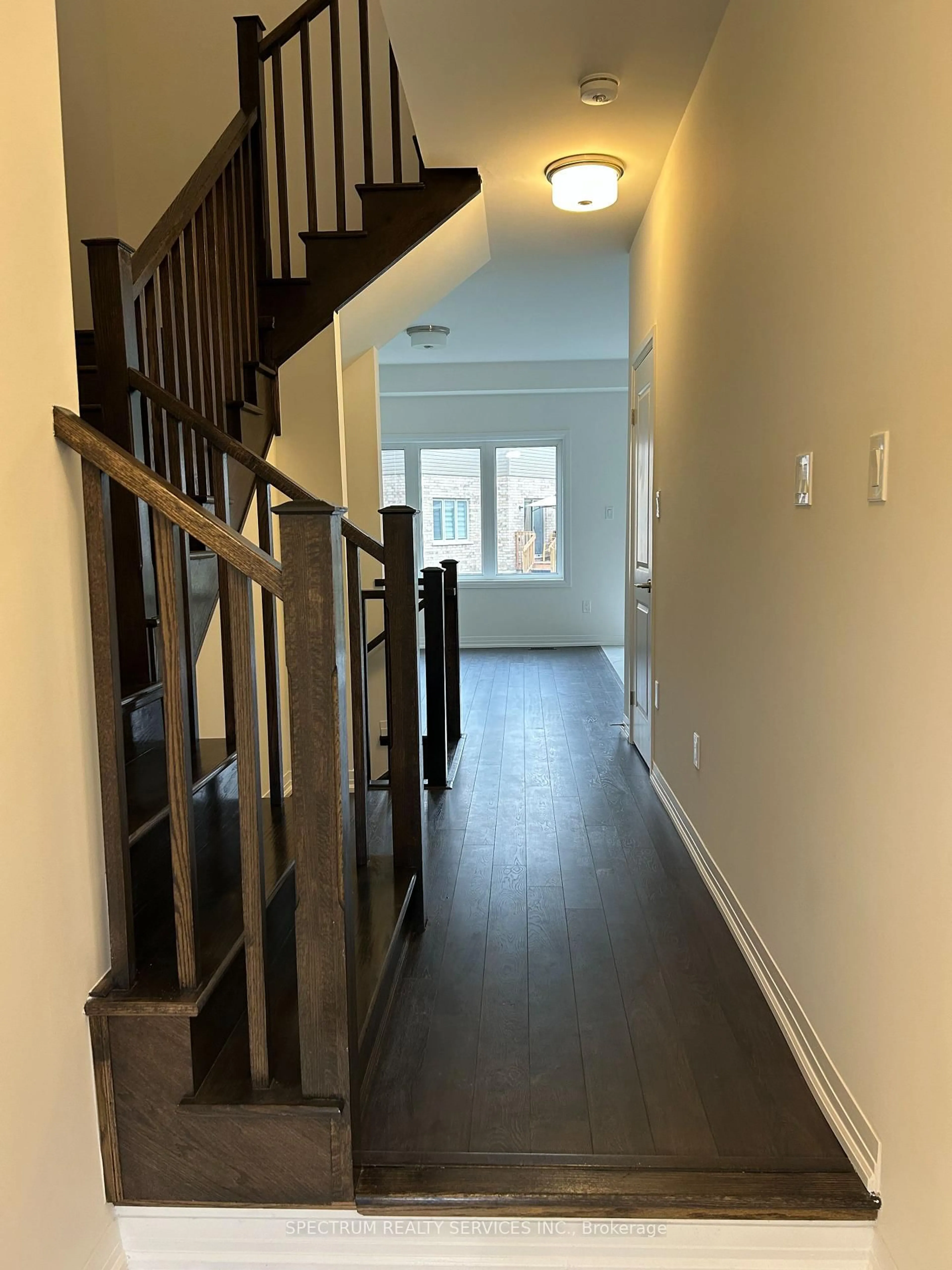 Indoor entryway for 6 Ingalls Ave, Brantford Ontario N3V 0B7