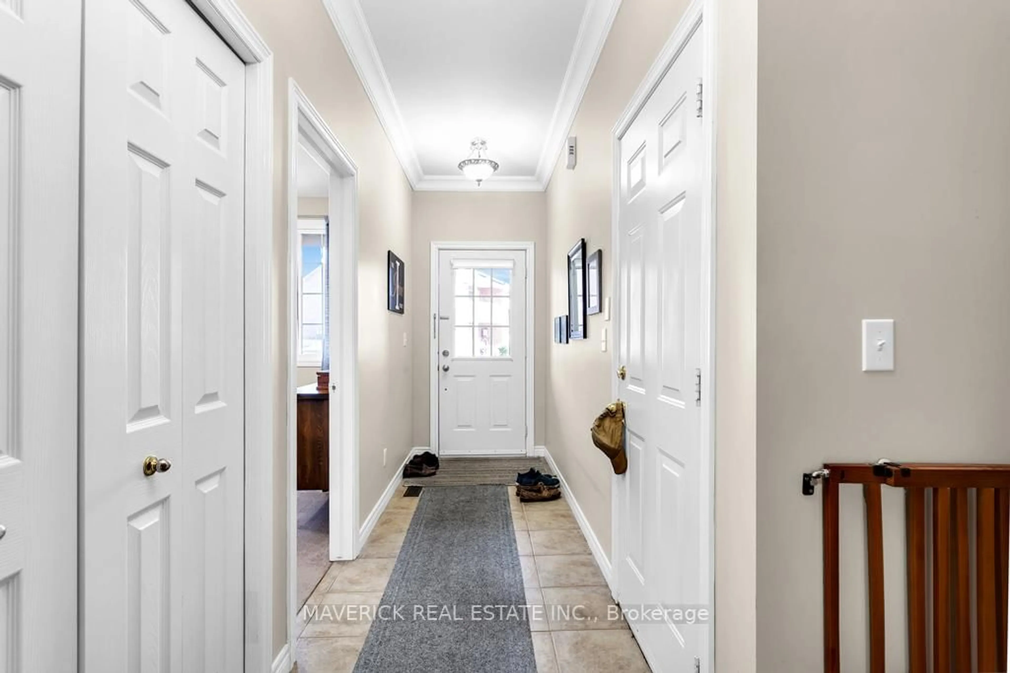 Indoor entryway for 19 ANDERSON St #4, Woodstock Ontario N4S 9A3