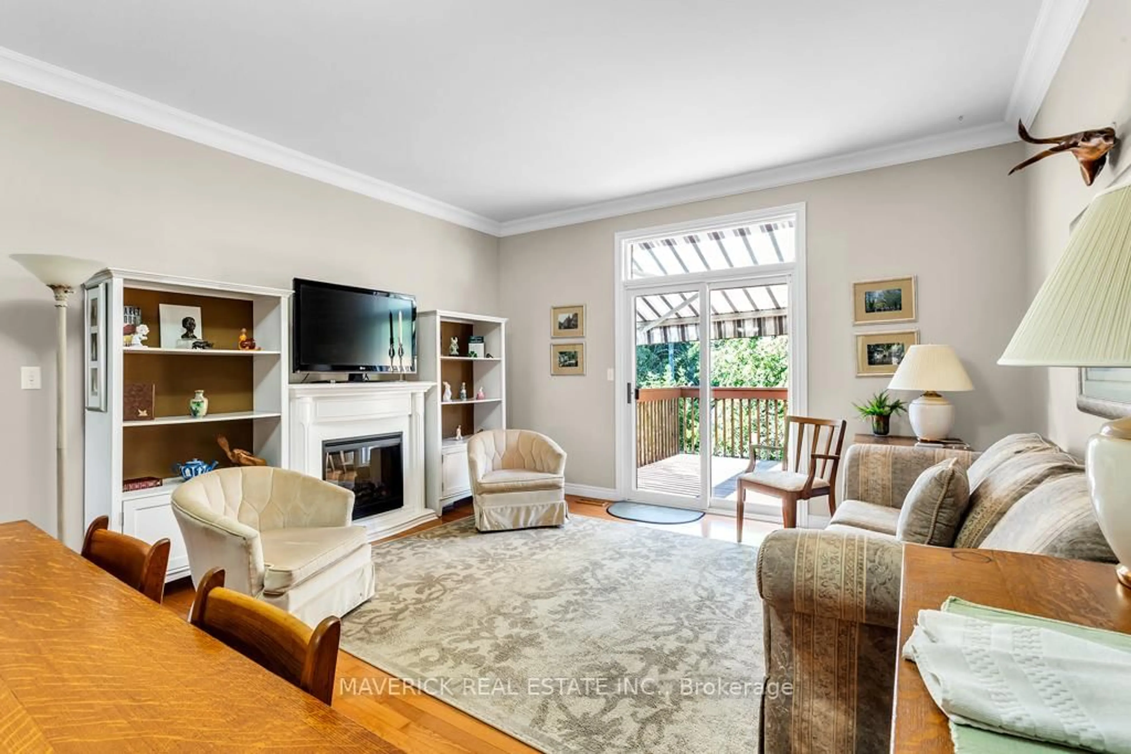 Living room with furniture, unknown for 19 ANDERSON St #4, Woodstock Ontario N4S 9A3