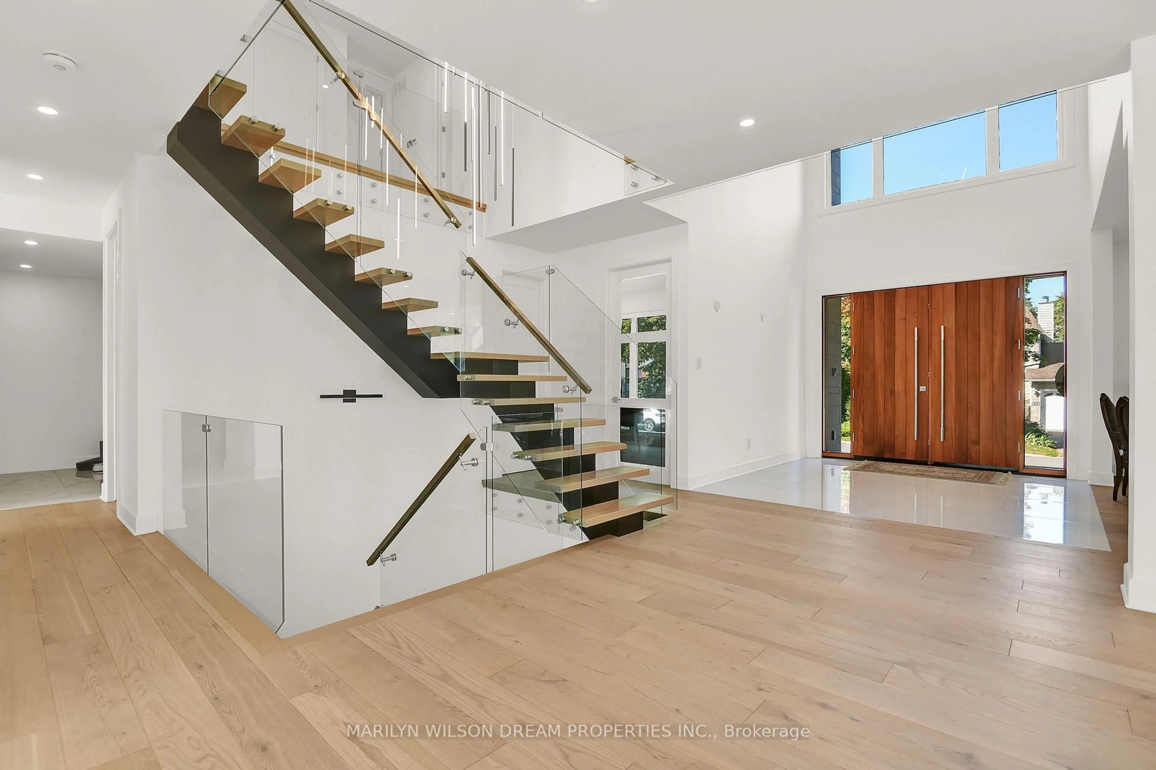 Unknown for 320 Crestview Rd, Ottawa Ontario K1H 5G6