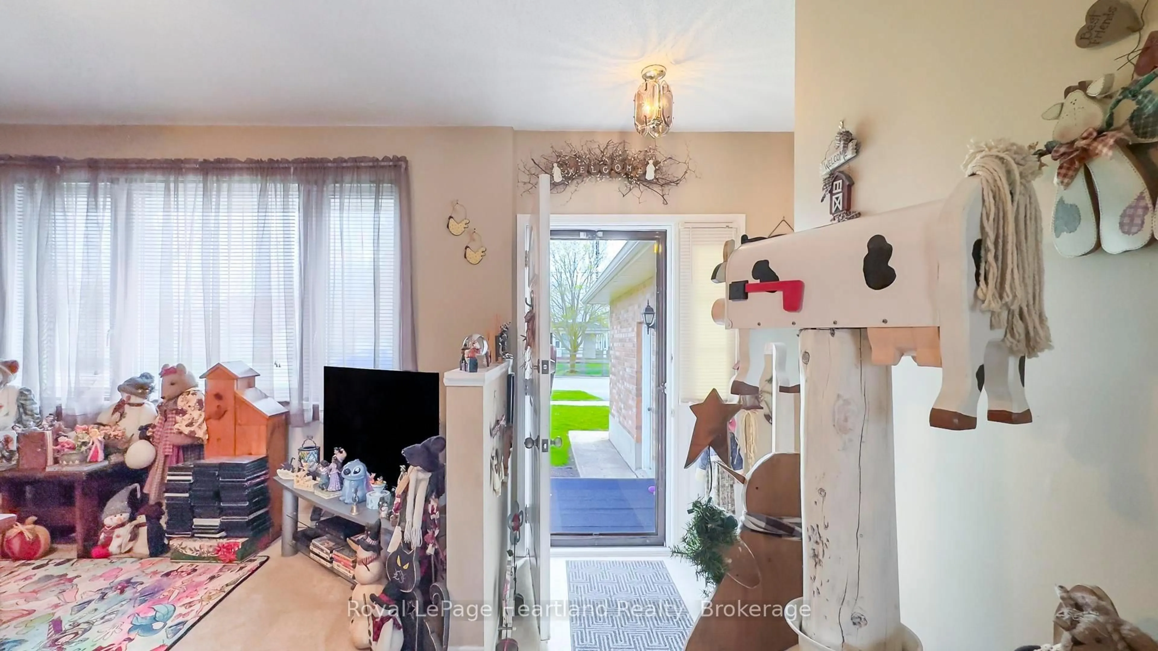 A pic of a room for 91 Anglesea St, Goderich Ontario N7A 1V2