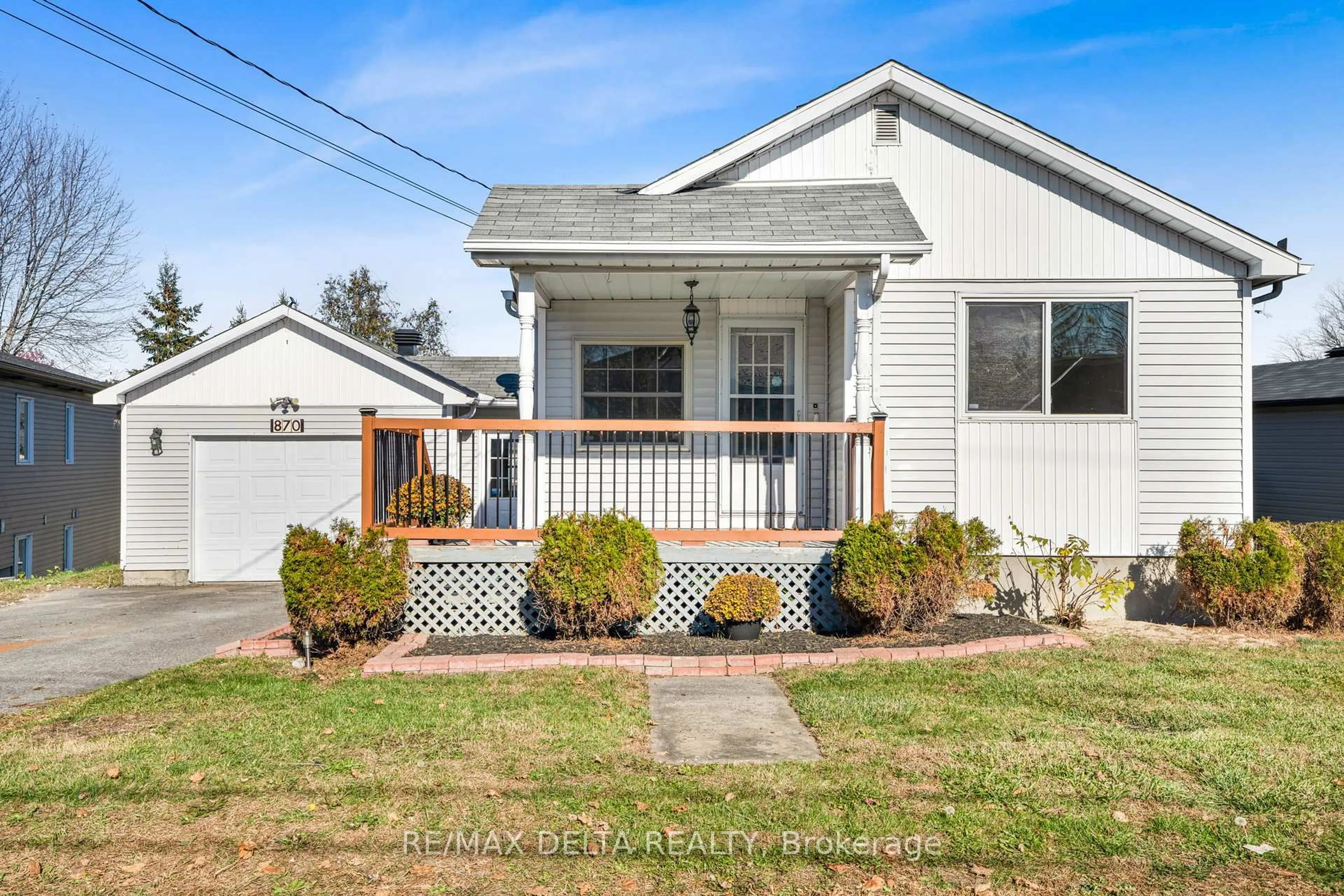 Home with vinyl exterior material, street for 870 Chapman St, Clarence-Rockland Ontario K4K 1E6
