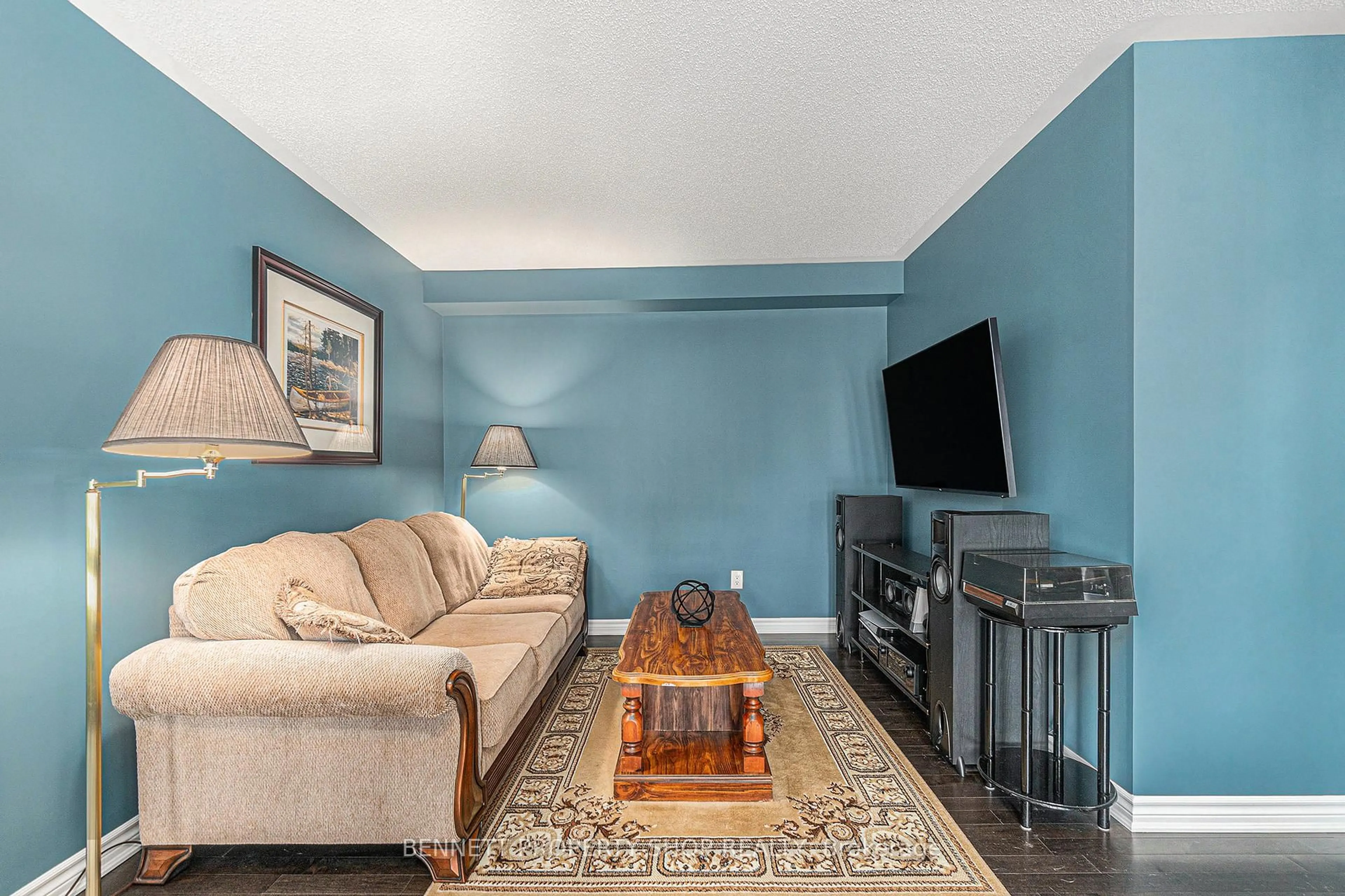 Living room with furniture, unknown for 548 Snow Goose St, Ottawa Ontario K2J 0T3